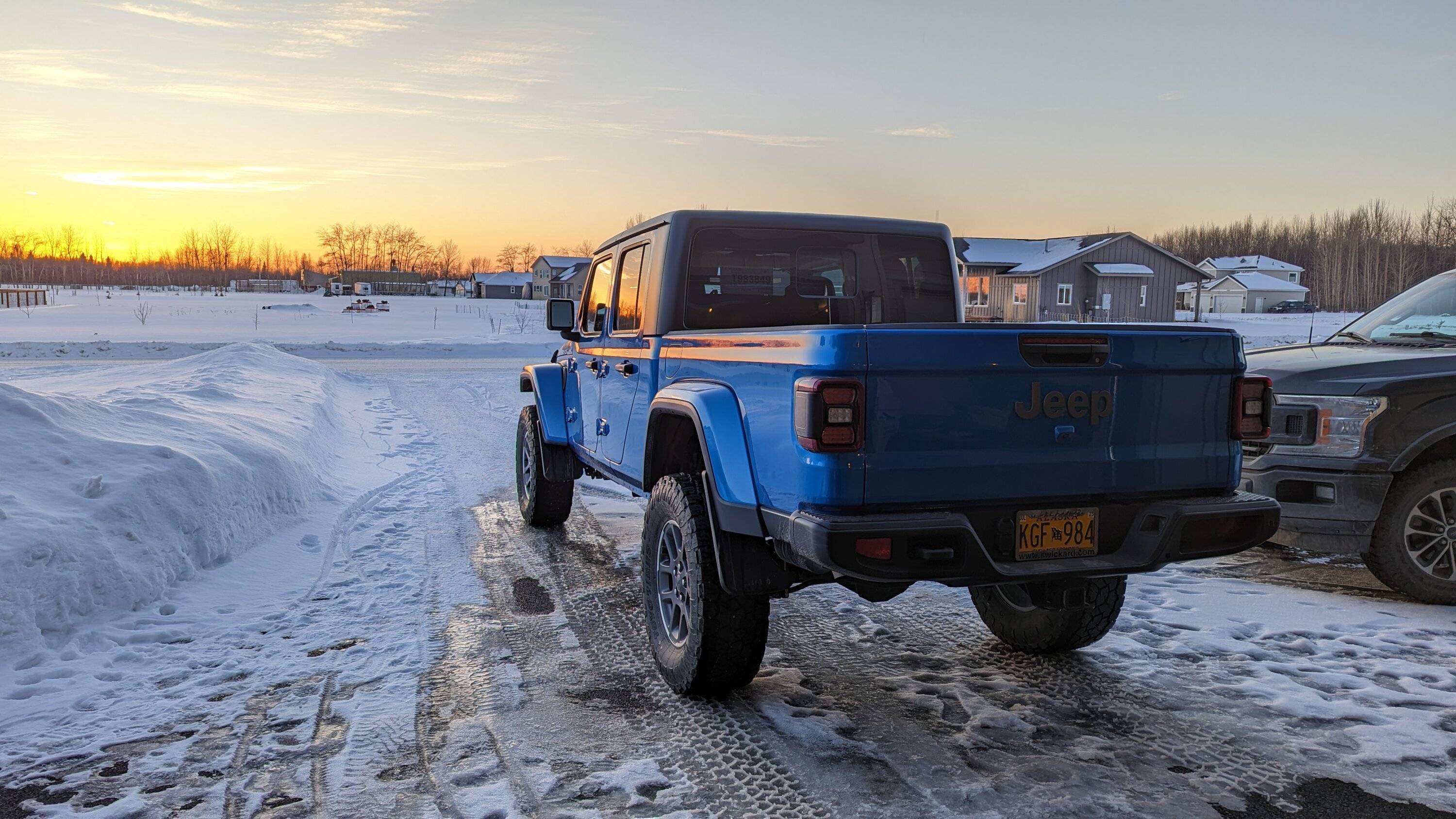 Jeep Gladiator Alaska Daily Drivers: Hydro Blue 80A and Bright White JTR PXL_20230309_033646478