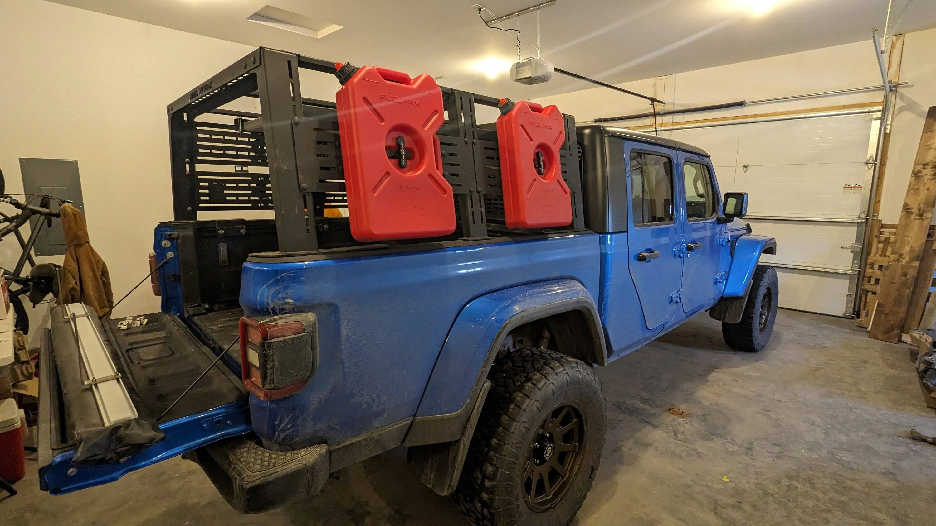 Jeep Gladiator Alaska Daily Drivers: Hydro Blue 80A and Bright White JTR PXL_20230314_021947049