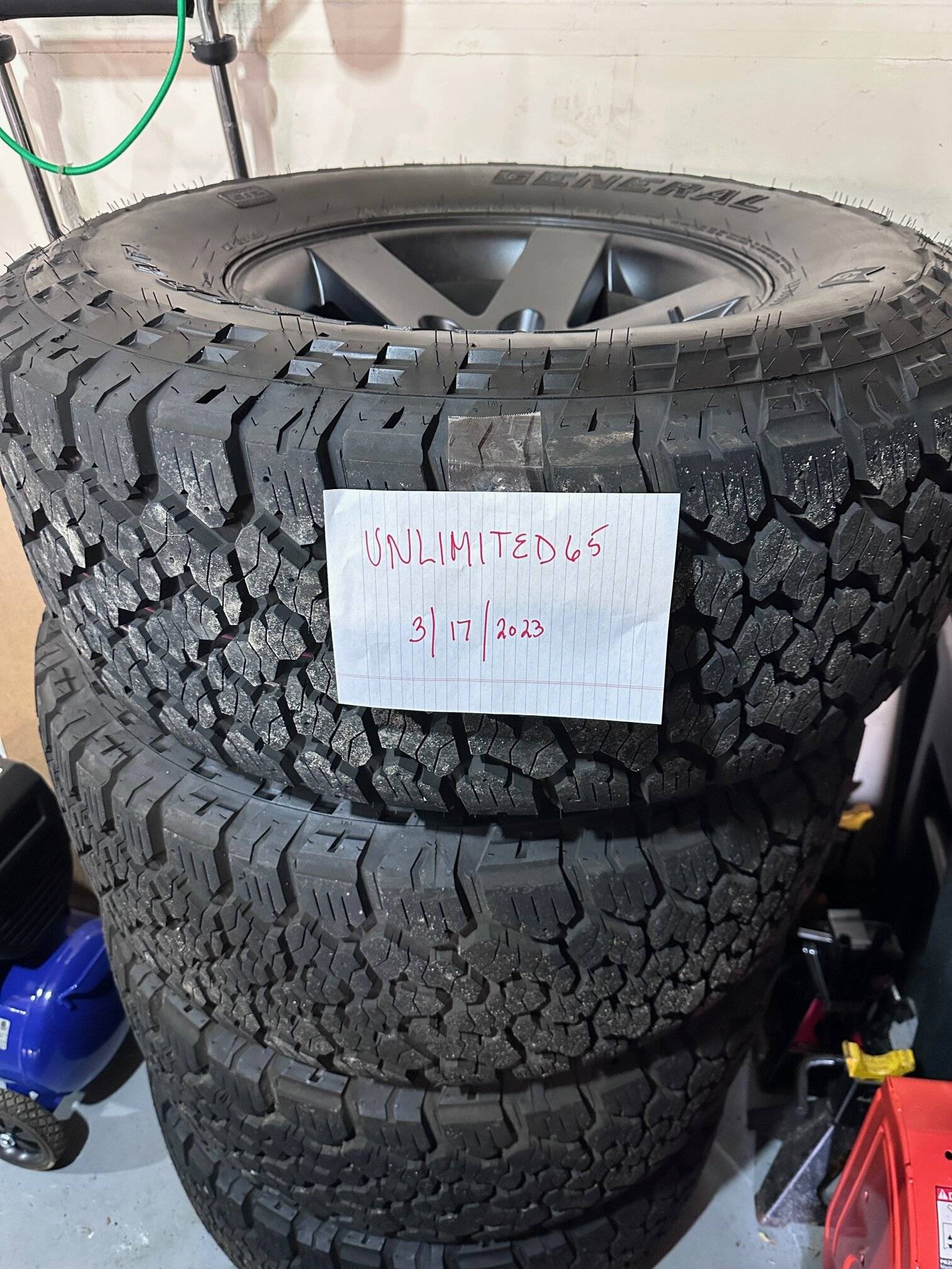 Jeep Gladiator MOAB Rims w Grabber A/TX 315/70R17 (set of 4) IMG_5424.JPG