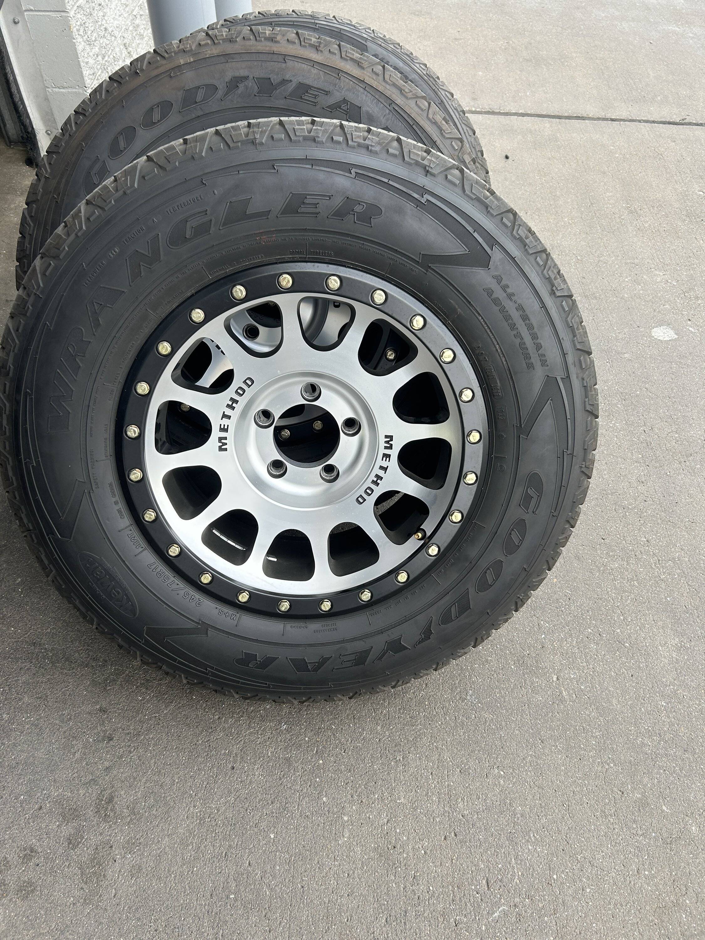 Jeep Gladiator Method NV305 17" machined wheels with Goodyear tires (Jeep 5 lug) Nashville 7B5E3A29-9A17-4C25-9EEC-71410B094F52