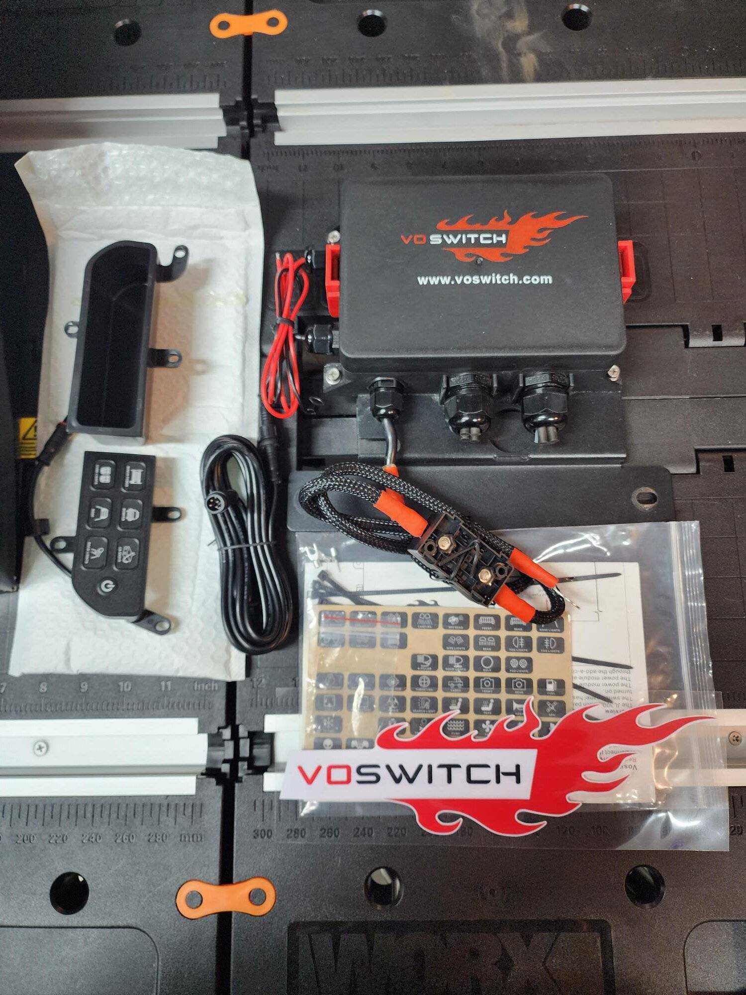 Jeep Gladiator Voswitch JL300 Lower Dash Switch Panel Compatible with Jeep Wrangler JL JLU 2018 - Current and Gladiator 2020+ 20230219_125738