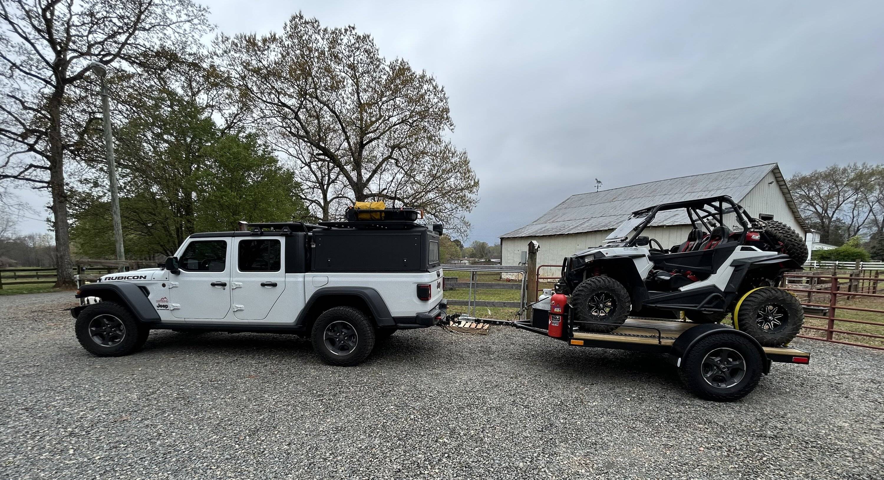 Jeep Gladiator BRIGHT WHITE Gladiator JT Club 434A9D76-6916-423A-9E6C-4B33ACBE1617