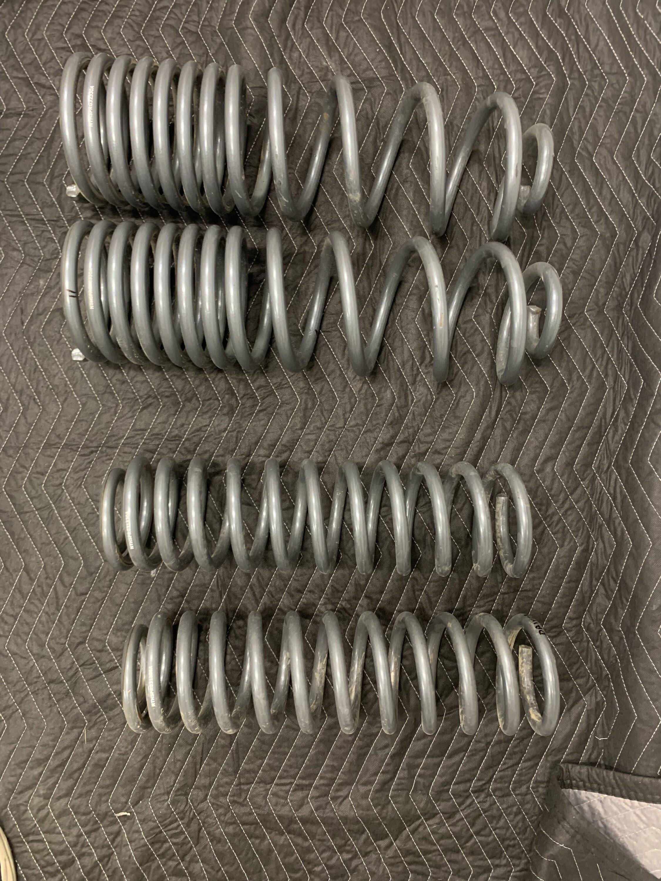 Jeep Gladiator AEV 2.5" Diesel springs IMG_6640