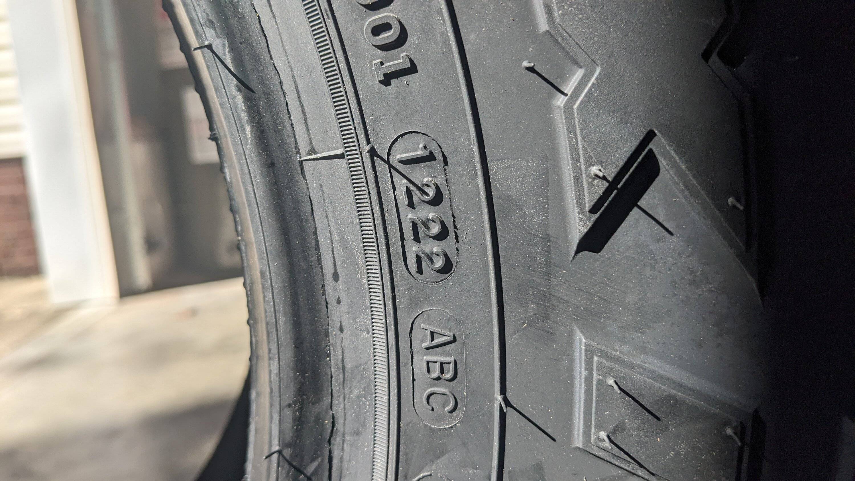 Jeep Gladiator Yokohama Geolandar X-AT LT37/12.50R17 at wally world $270 each PXL_20220929_151321281.MP