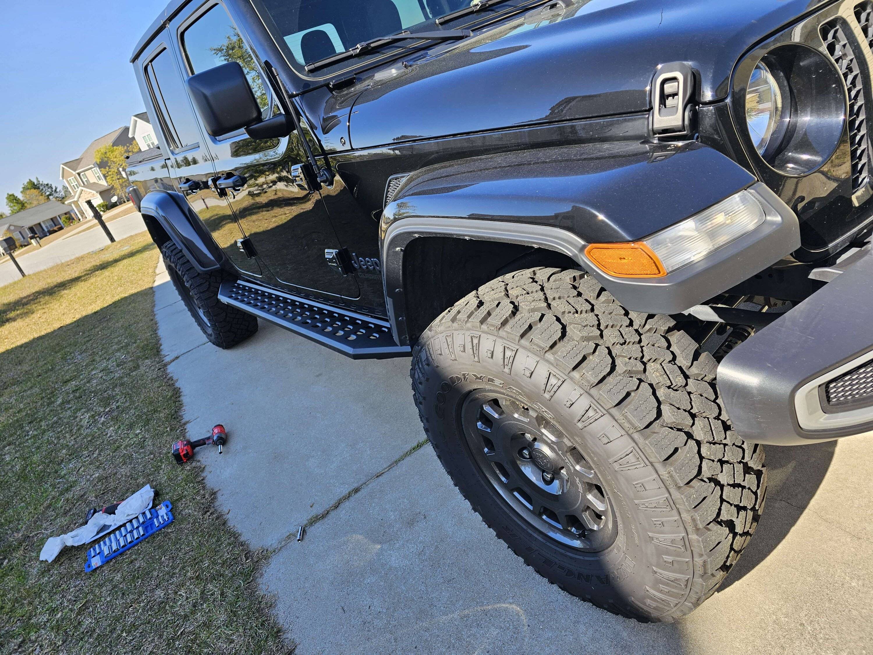 Jeep Gladiator BlackSheep - Max Tow Build stepsides1