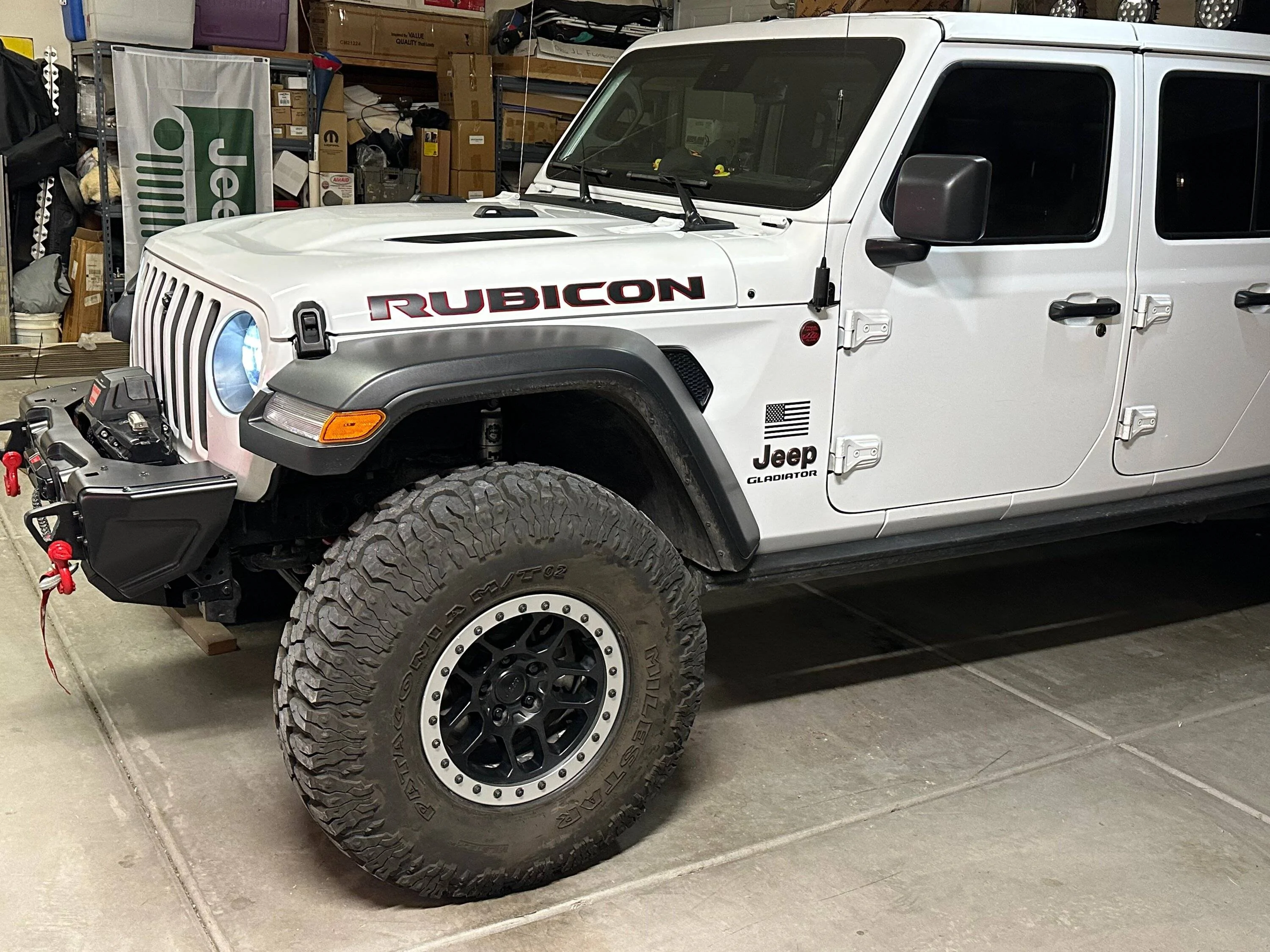 Jeep Gladiator Discount Tire mounting oversized tires IMG_9368