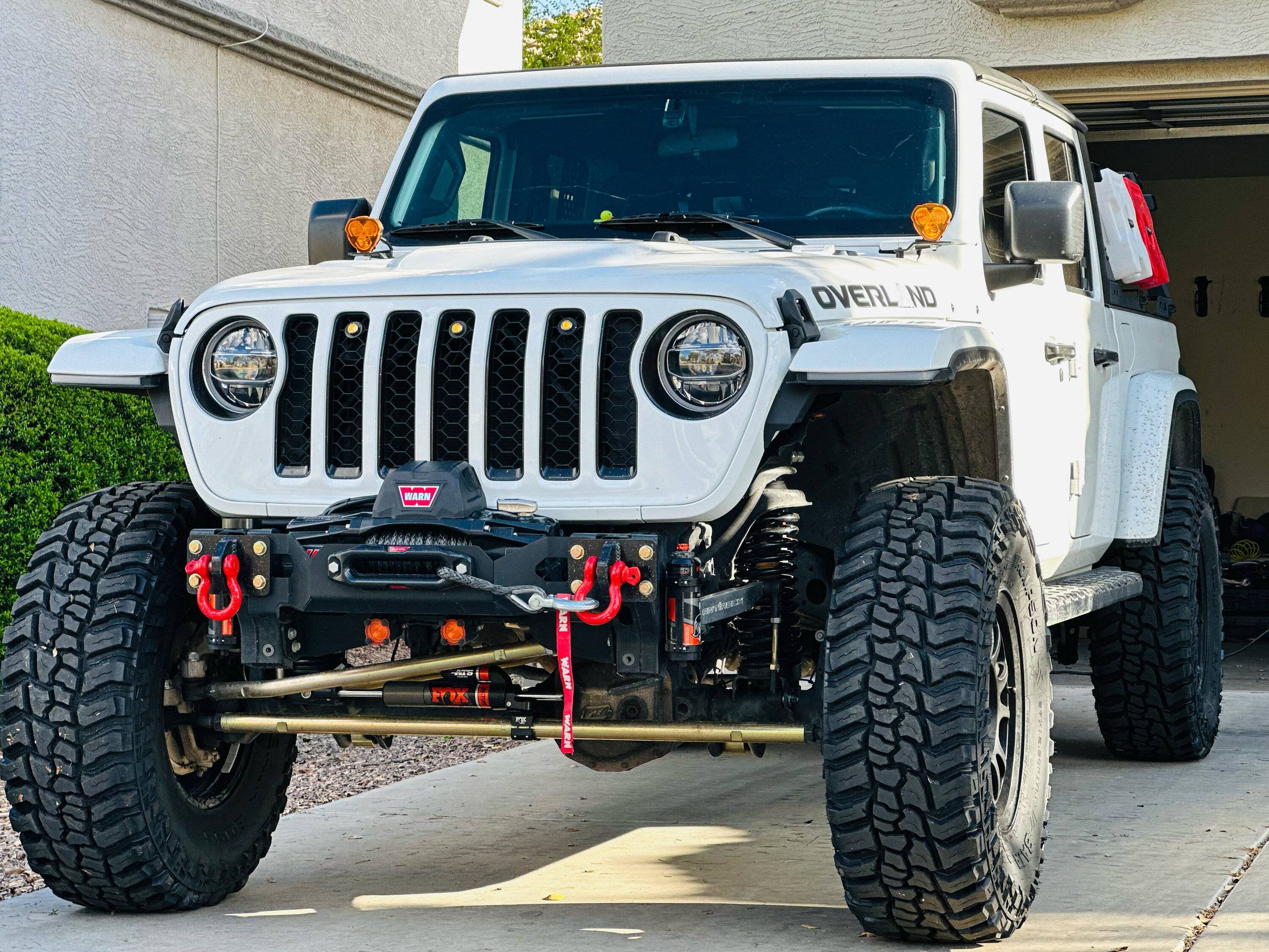 Jeep Gladiator BRIGHT WHITE Gladiator JT Club 2970452C-9BFA-4798-A052-51A22BBE8938