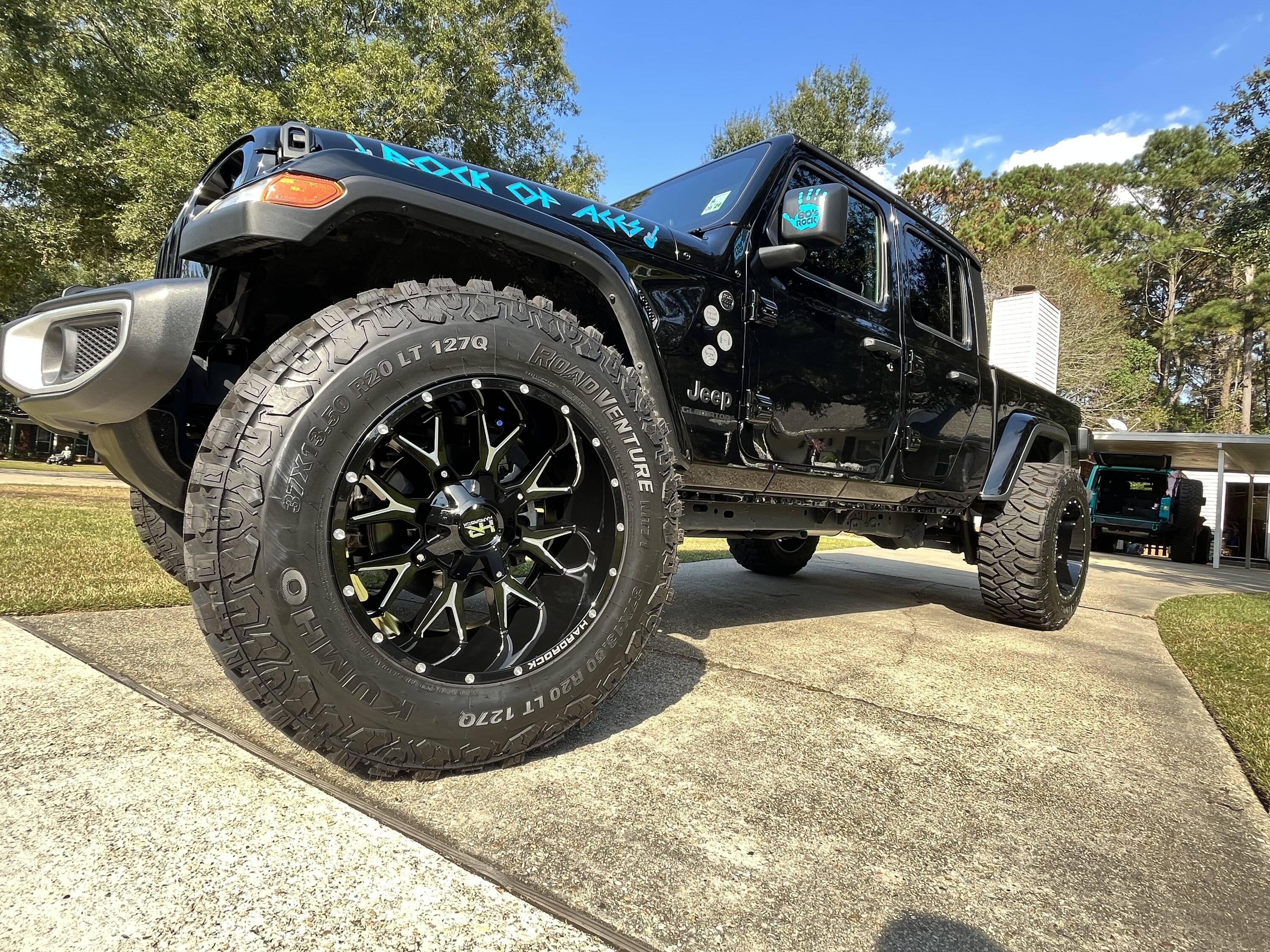 Jeep Gladiator SHOW ME YOUR WHEELS! 55C8D13D-9110-40C1-BC2E-B23B979F3B4A