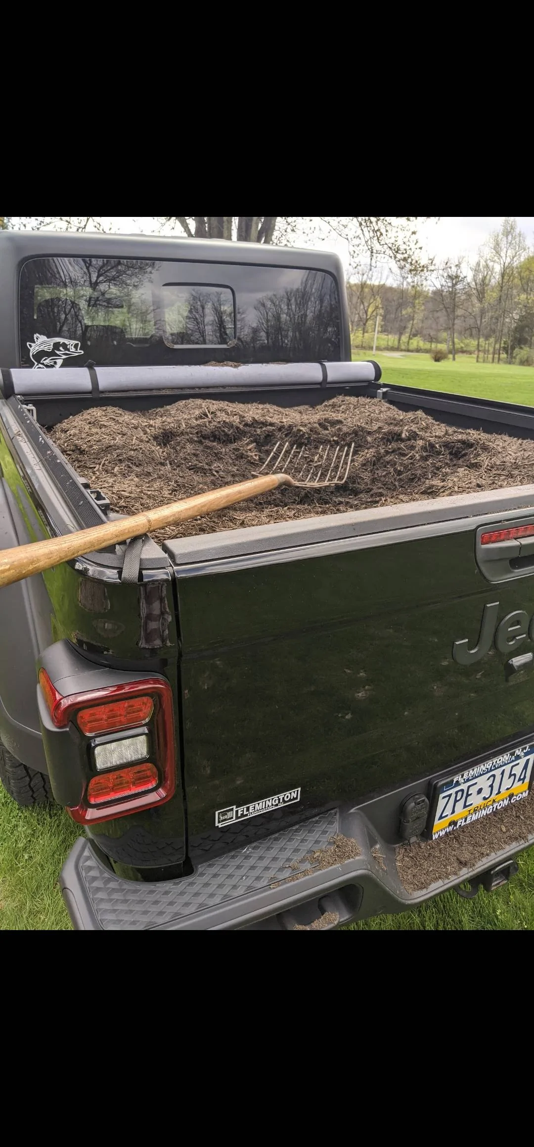 Jeep Gladiator $100 Bestop Blk Diamond Roll Soft Tonneau Screenshot_20230321_181327_Photos