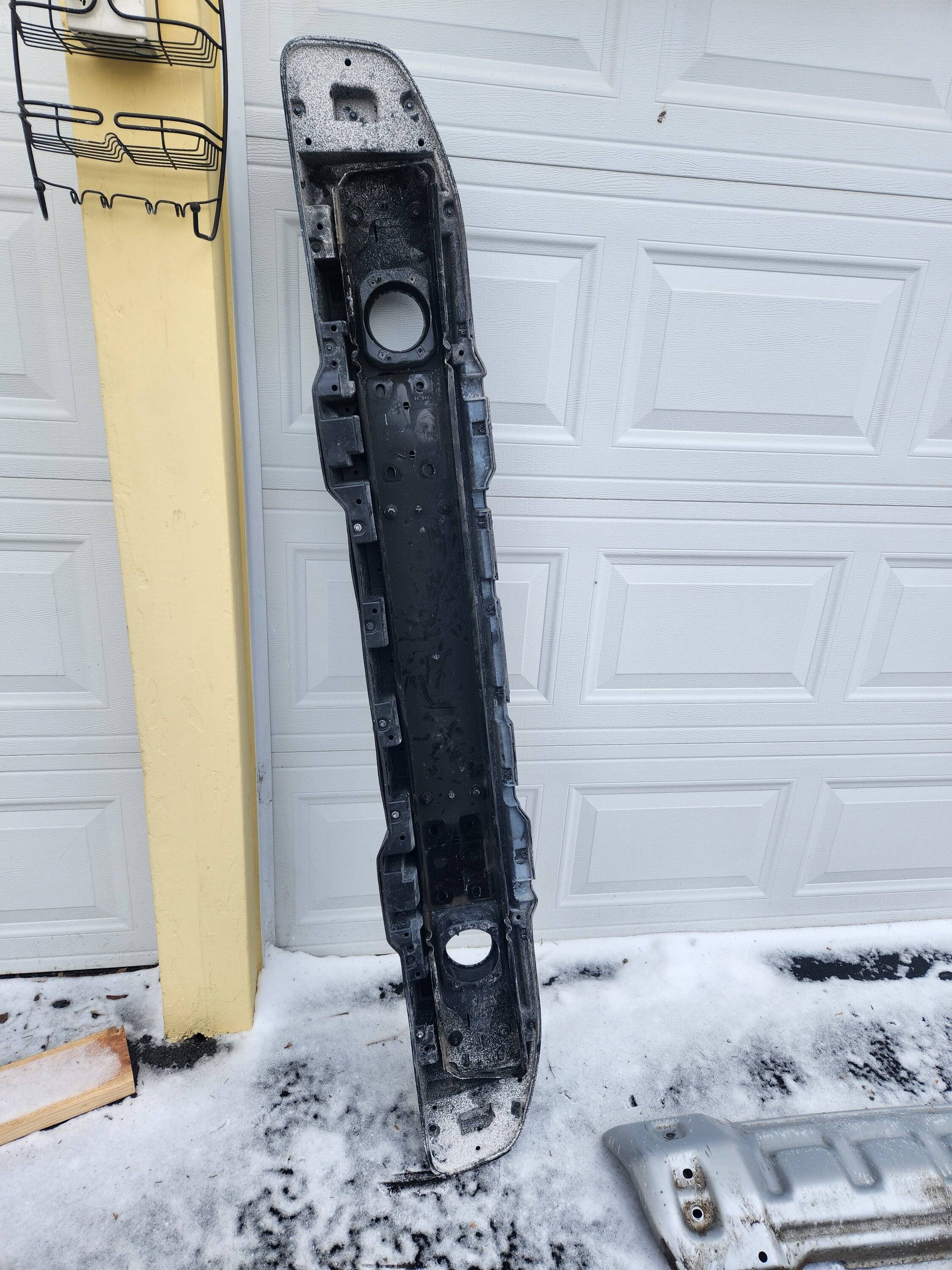 Jeep Gladiator FREE-2021 Mojave plastic bumper 20230319_162810