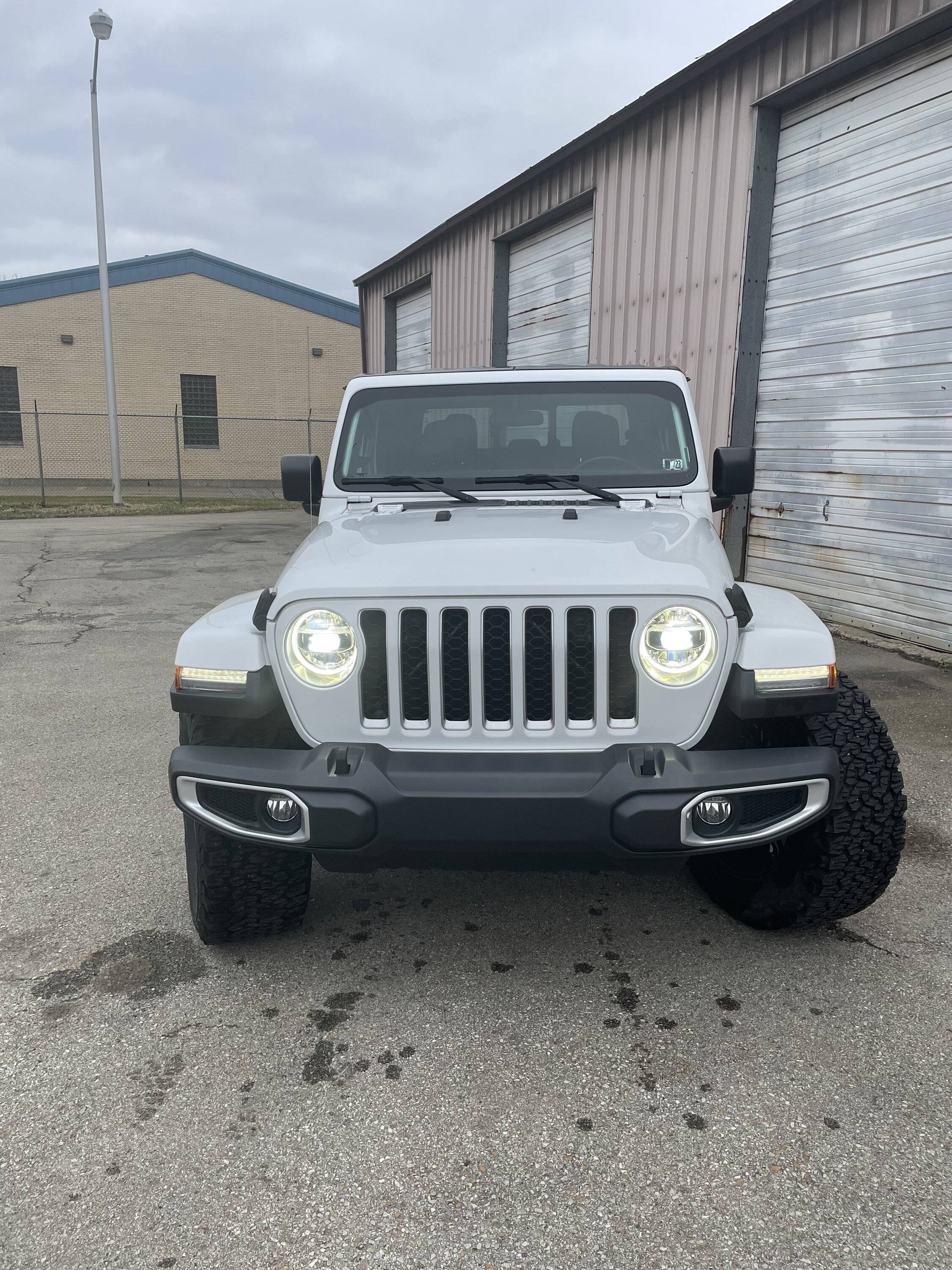 Jeep Gladiator 2020 Gladiator Overland A691F6FA-1E42-4A1C-9E90-1F9A0EA6405F