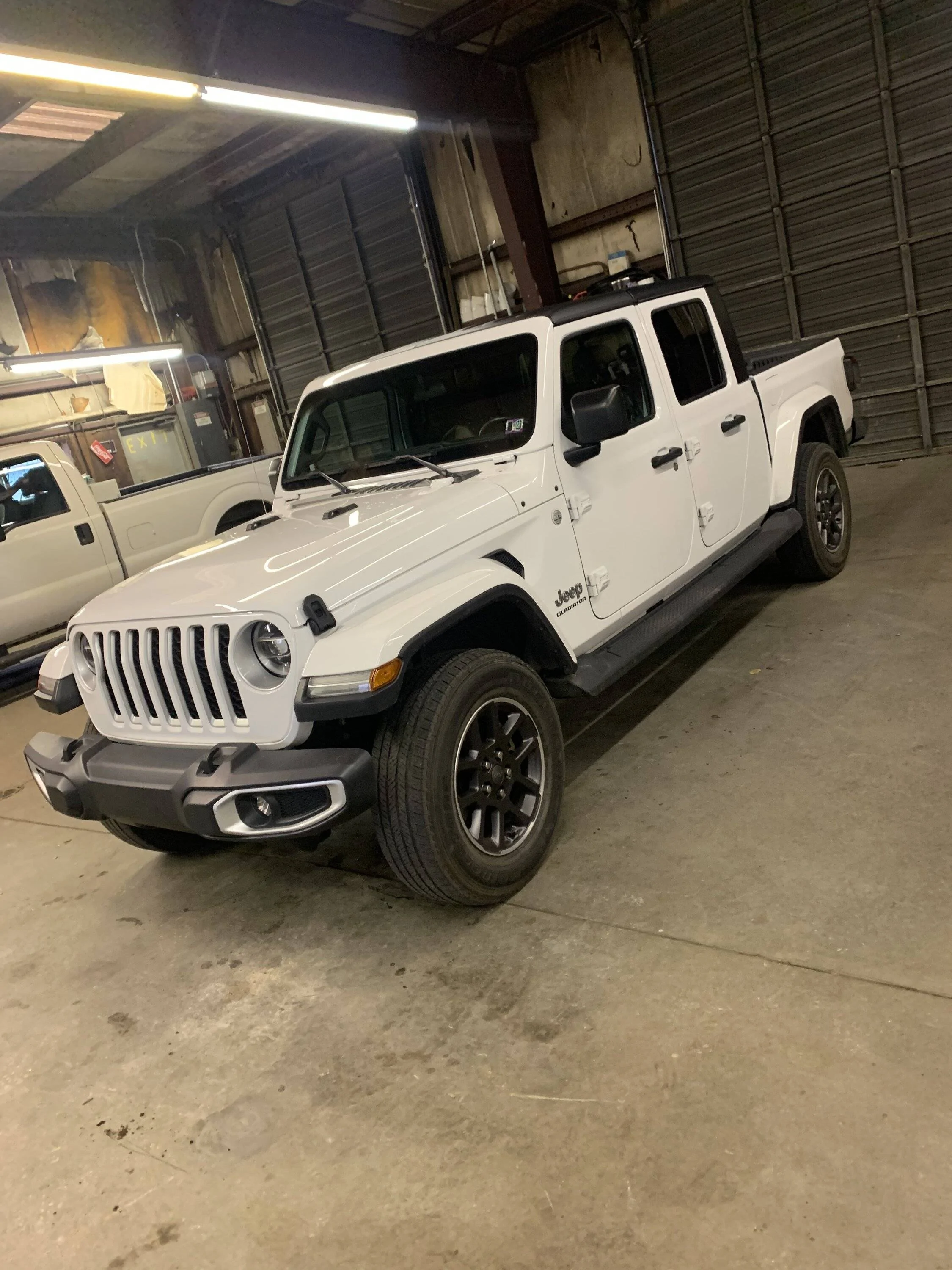 Jeep Gladiator 2020 Gladiator Overland 17C70BD7-7EF6-4287-95DA-A83EAE4B7EAB