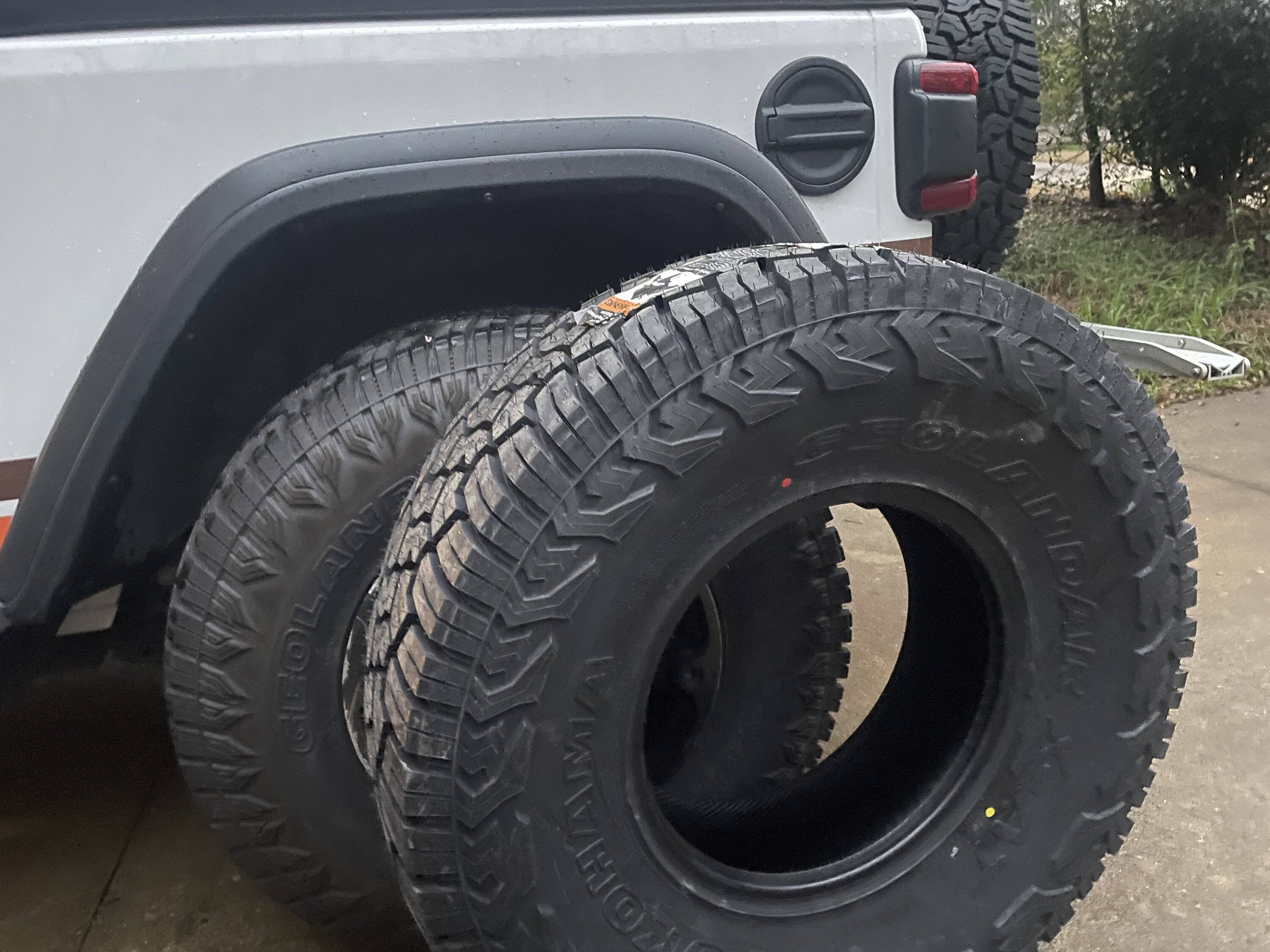 Jeep Gladiator Yokohama Geolandar X-AT LT37/12.50R17 at wally world $270 each D75F49BA-4FB9-423F-BC4A-8407DE51871E