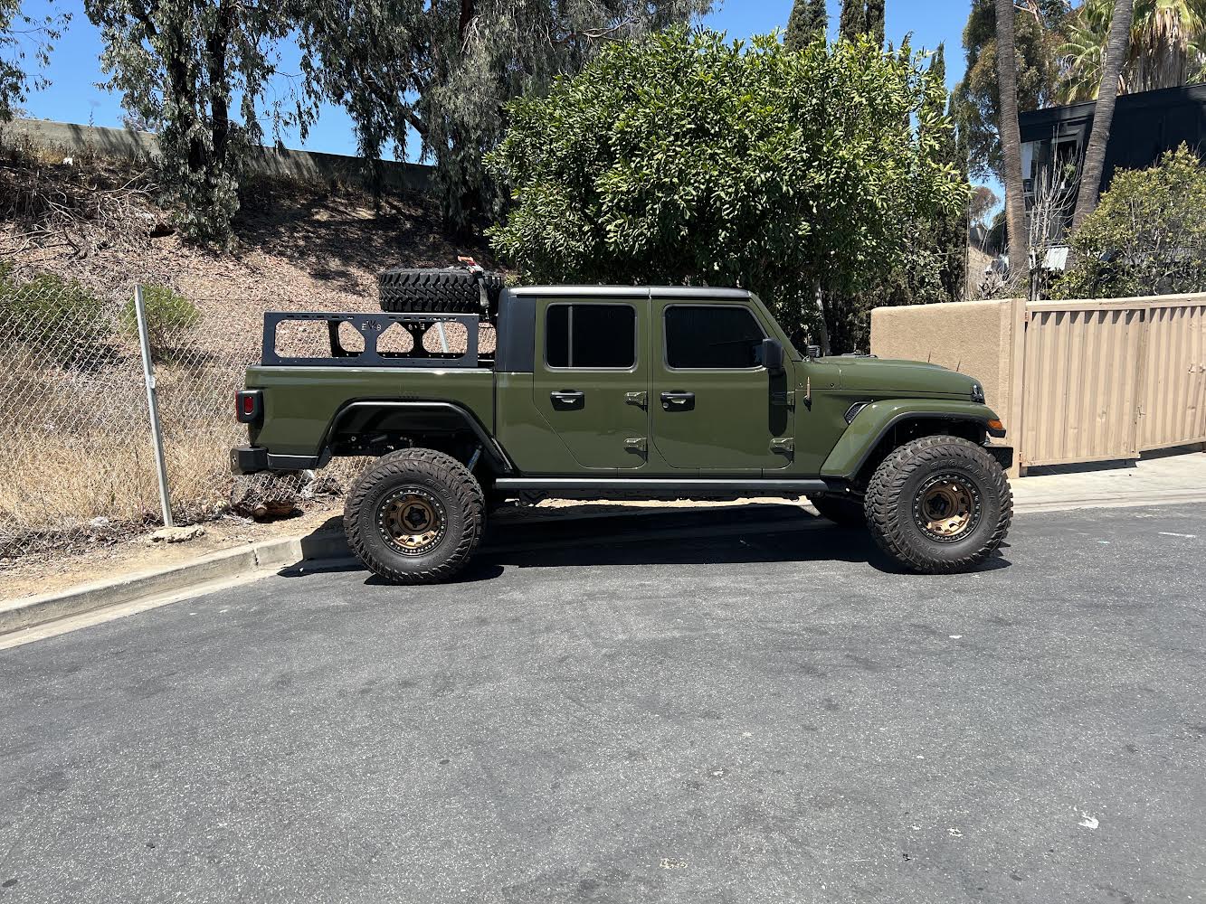 Jeep Gladiator Looking for soft top 08A2D073-D736-4672-81AE-0F01D3DD6B17