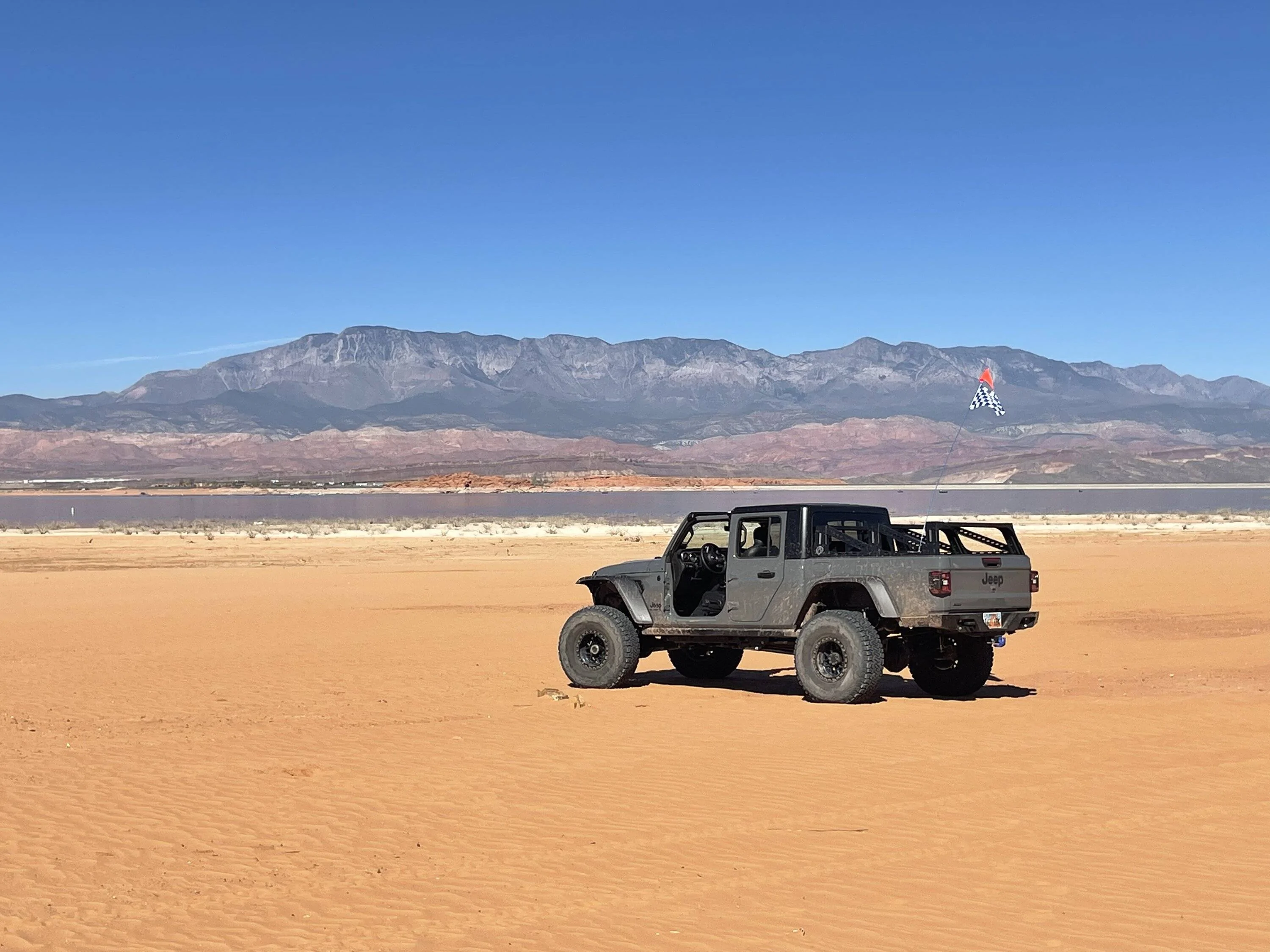Jeep Gladiator Anyone with the BFG KO2 39x13.5r17? 2EBD5BCA-7155-45B3-872C-337F62C6A7FE