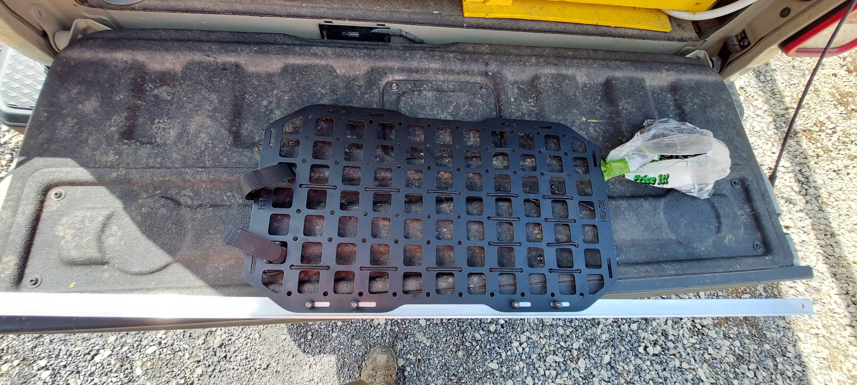 Jeep Gladiator Simple low budget "MOLLY" panel on back rollbar/ soundbar. 20230323_141932