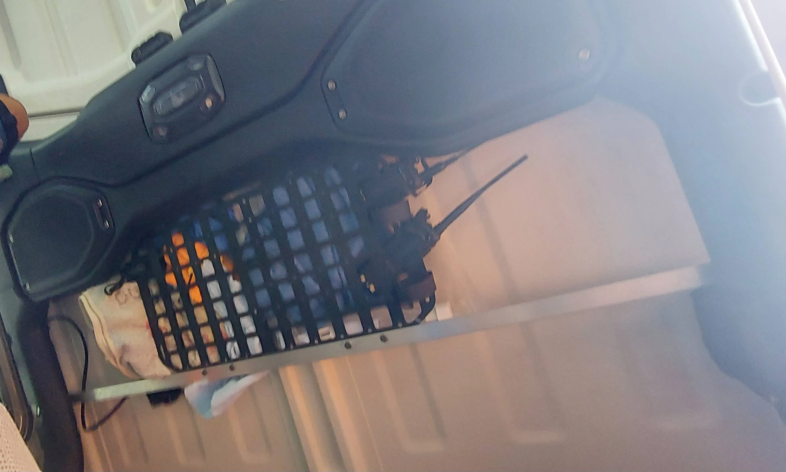 Jeep Gladiator Simple low budget "MOLLY" panel on back rollbar/ soundbar. 20230324_105142