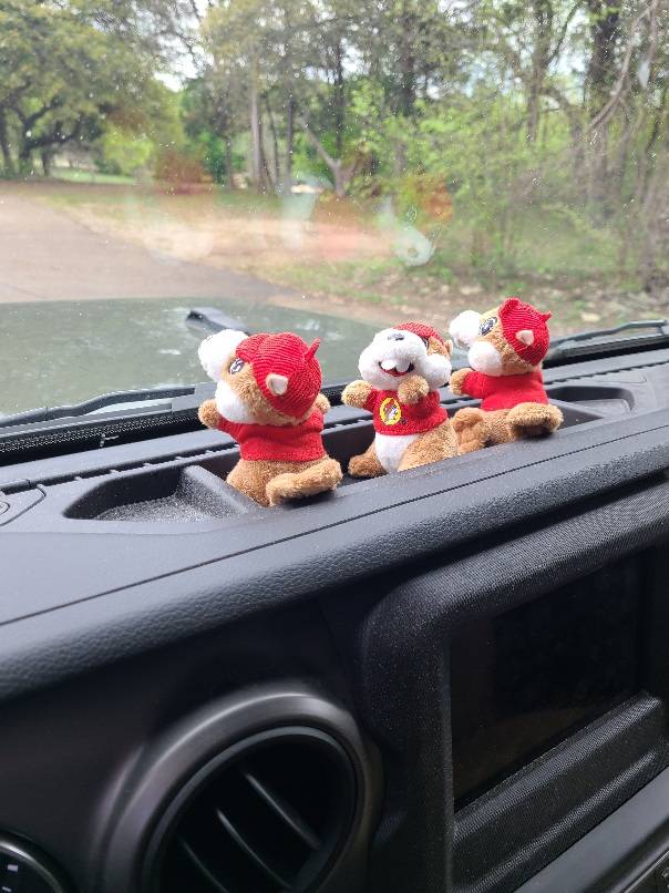 Jeep Gladiator Changing up the dash decorations 20230324_123320