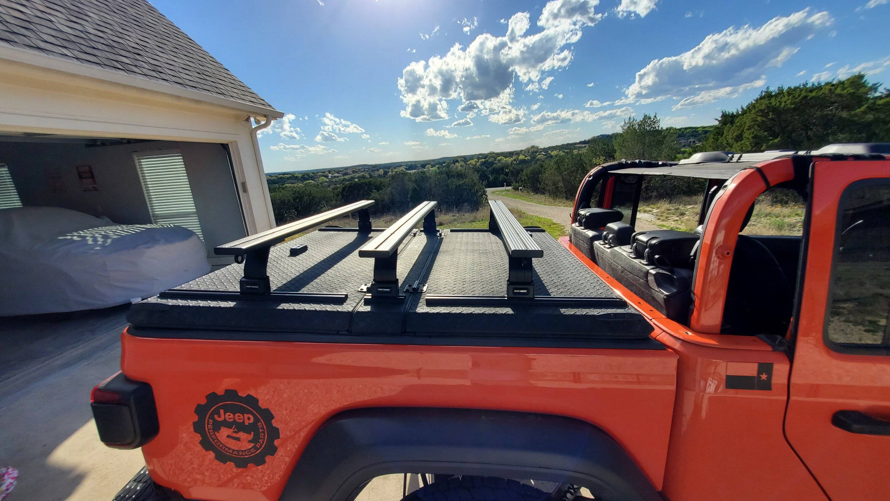 Jeep Gladiator Diamondback SE w/Front Runner Rack 20230324_172557