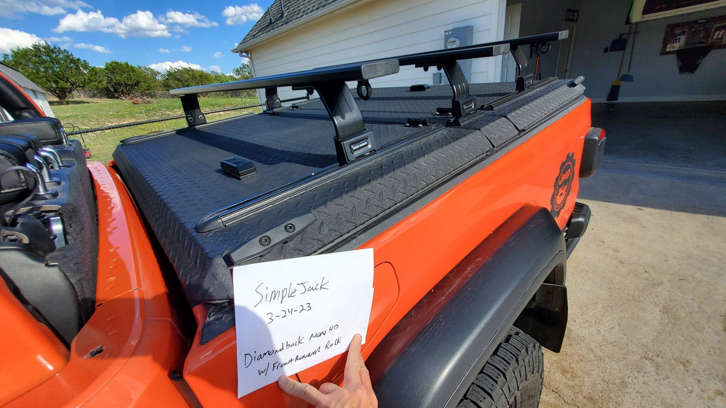 Jeep Gladiator Diamondback SE w/Front Runner Rack 20230324_172444