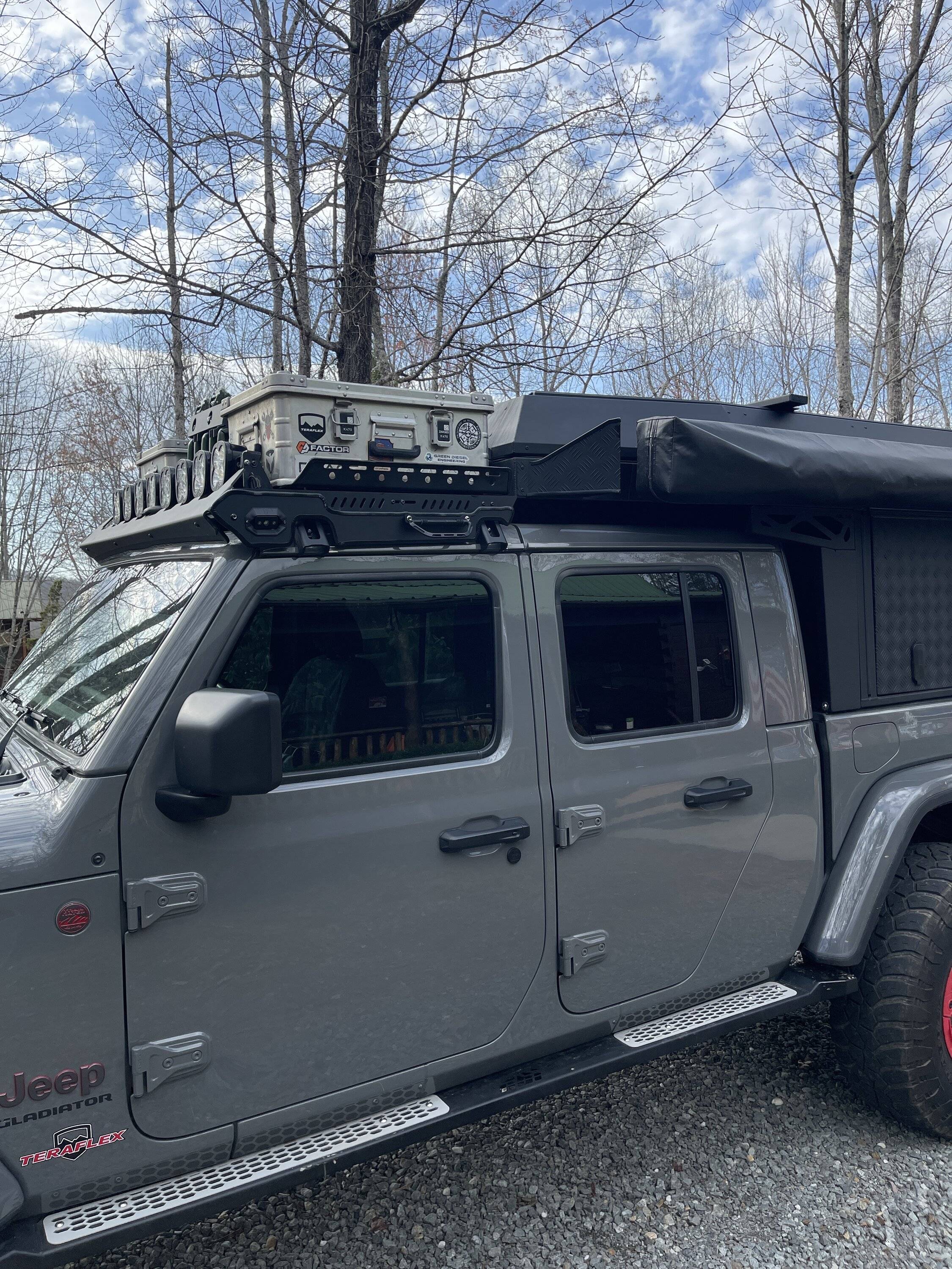 Jeep Gladiator Alu-Cab Canopy Camper image