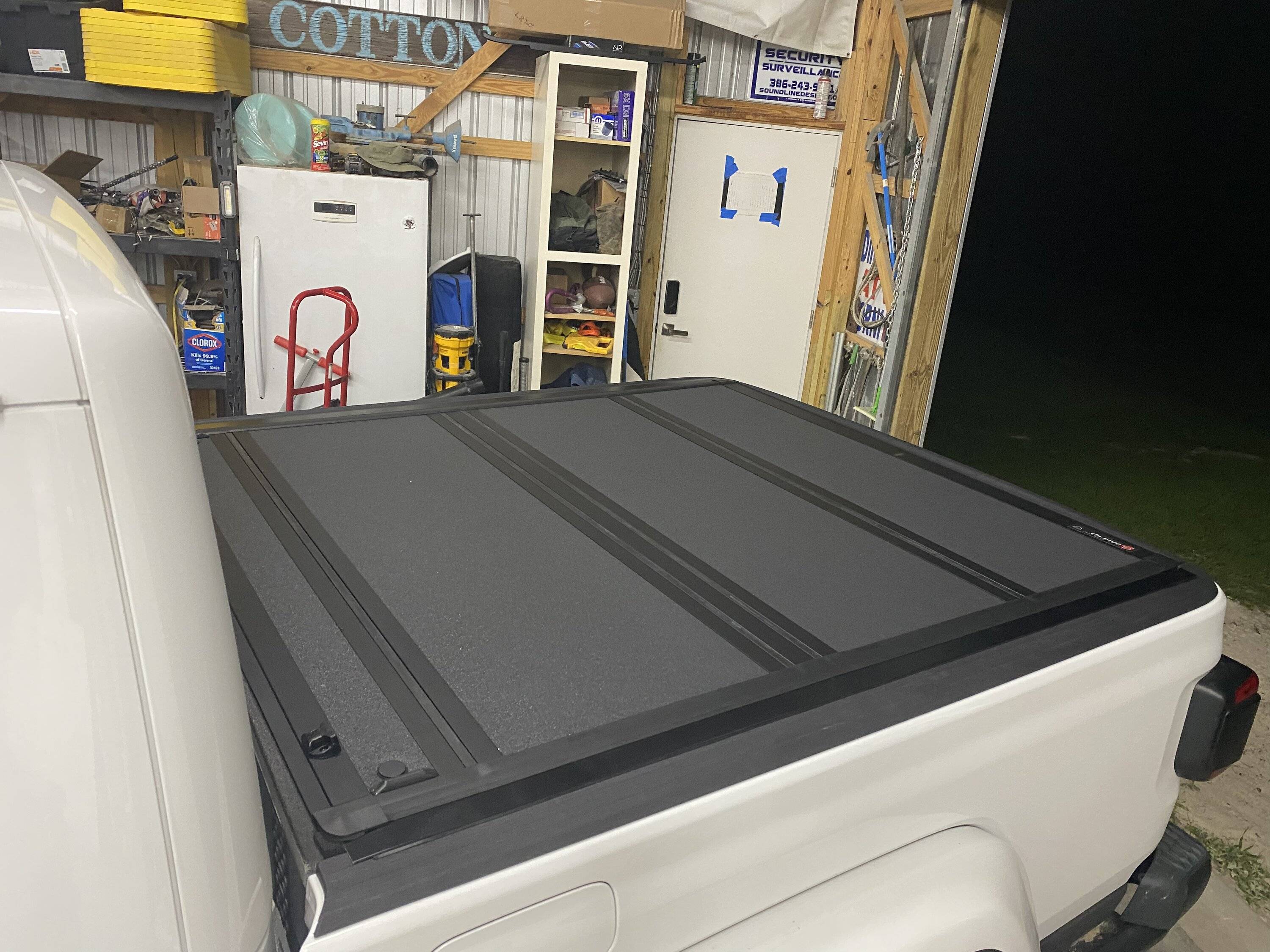 Jeep Gladiator Do low profile tonneau covers work with trail rails? F87D29CE-72F3-47CA-932F-A7520BEBEA25