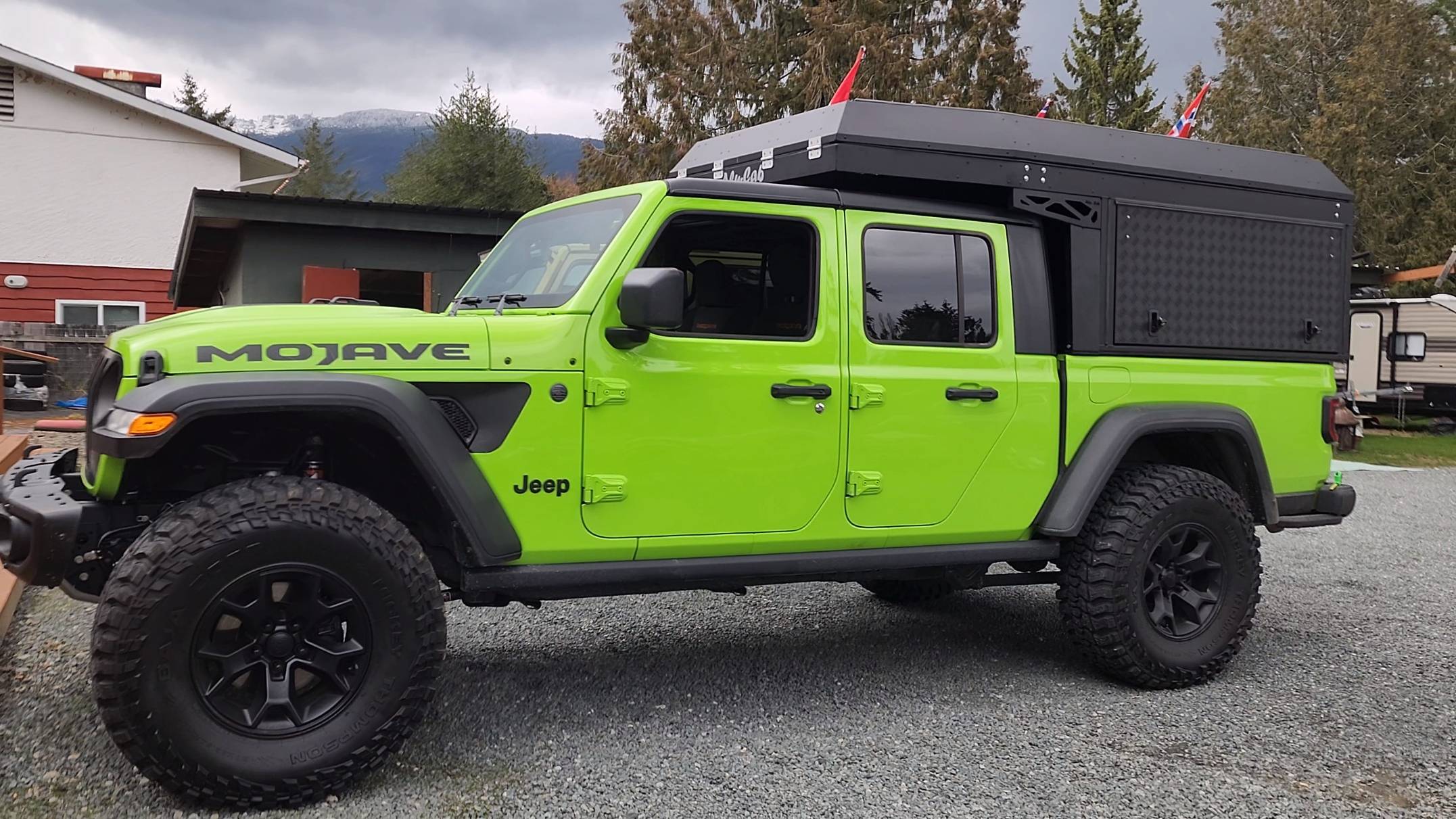 Jeep Gladiator Alu-Cab Canopy Camper VideoCapture_20230326-222617