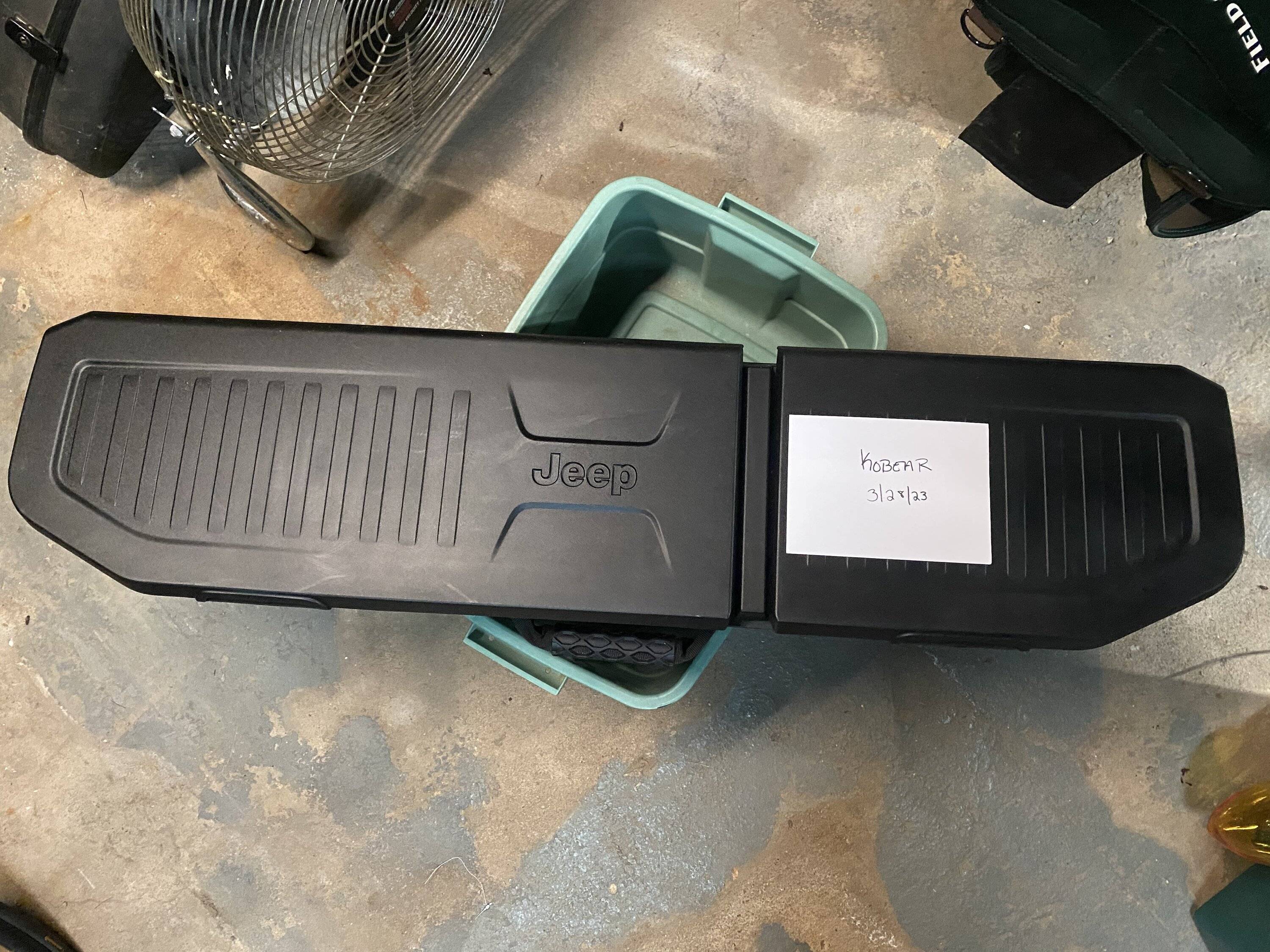 Jeep Gladiator Lockable underseat storage box ADBCFC17-7DAA-490F-ABED-B35C793F68E5