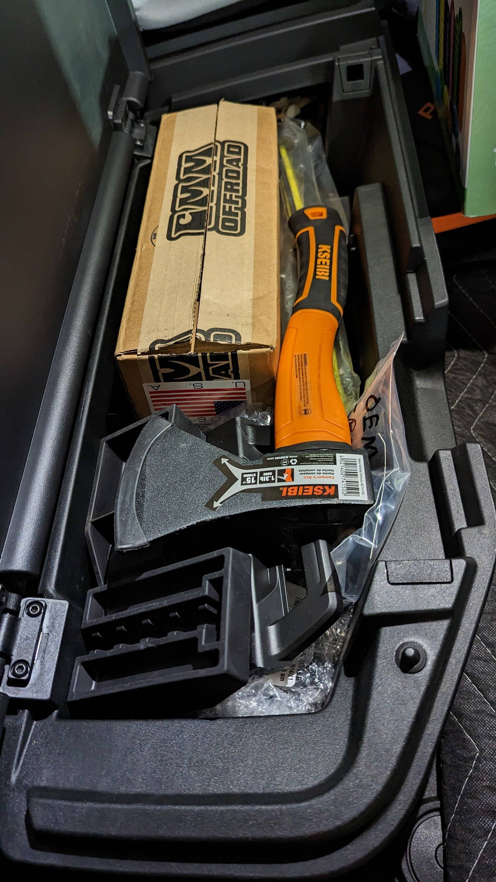 Jeep Gladiator $11 Hatchet on Amazon PXL_20230328_205114852