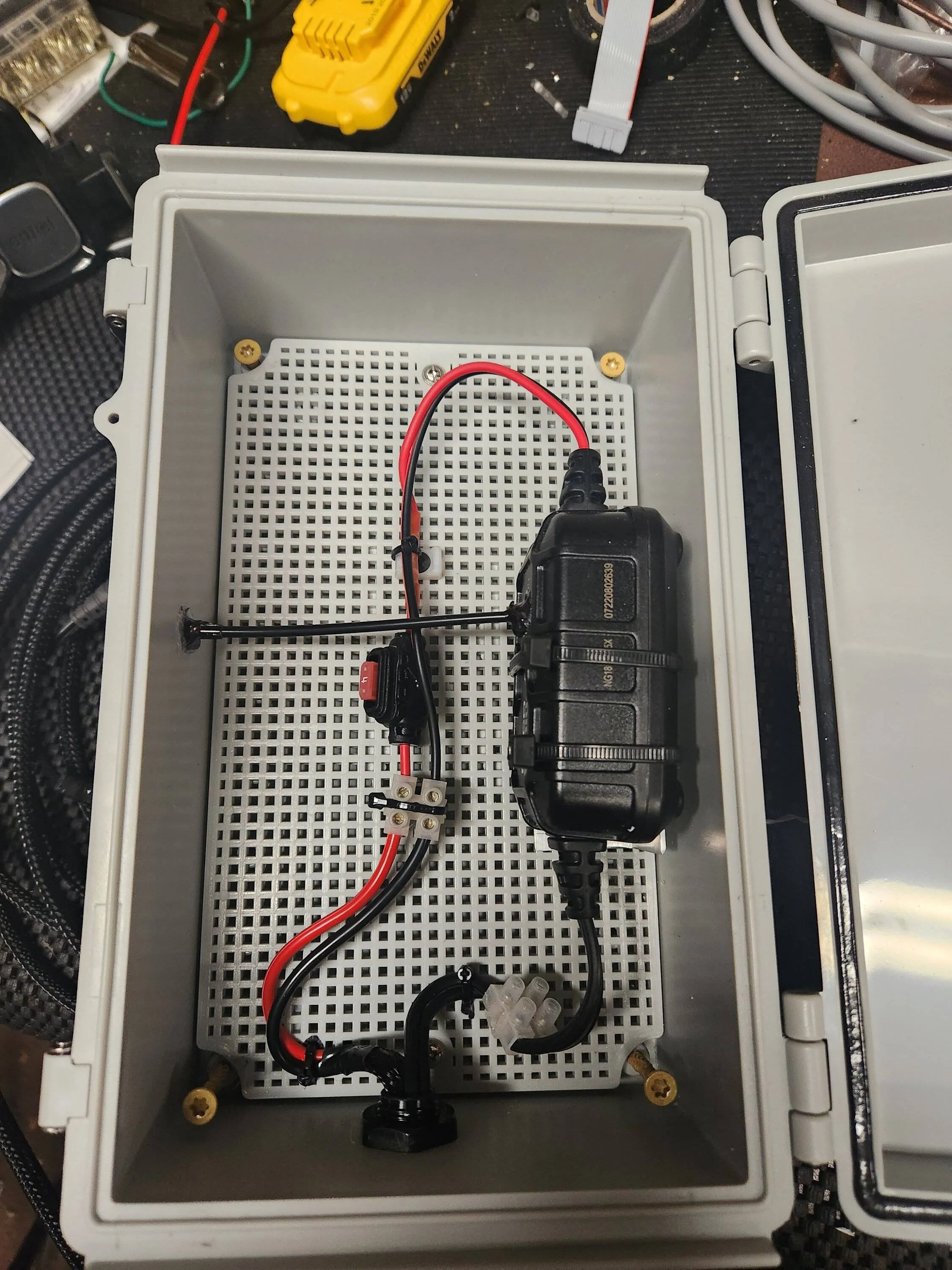 Jeep Gladiator Battery tender install with "magsafe" 20230328_132819