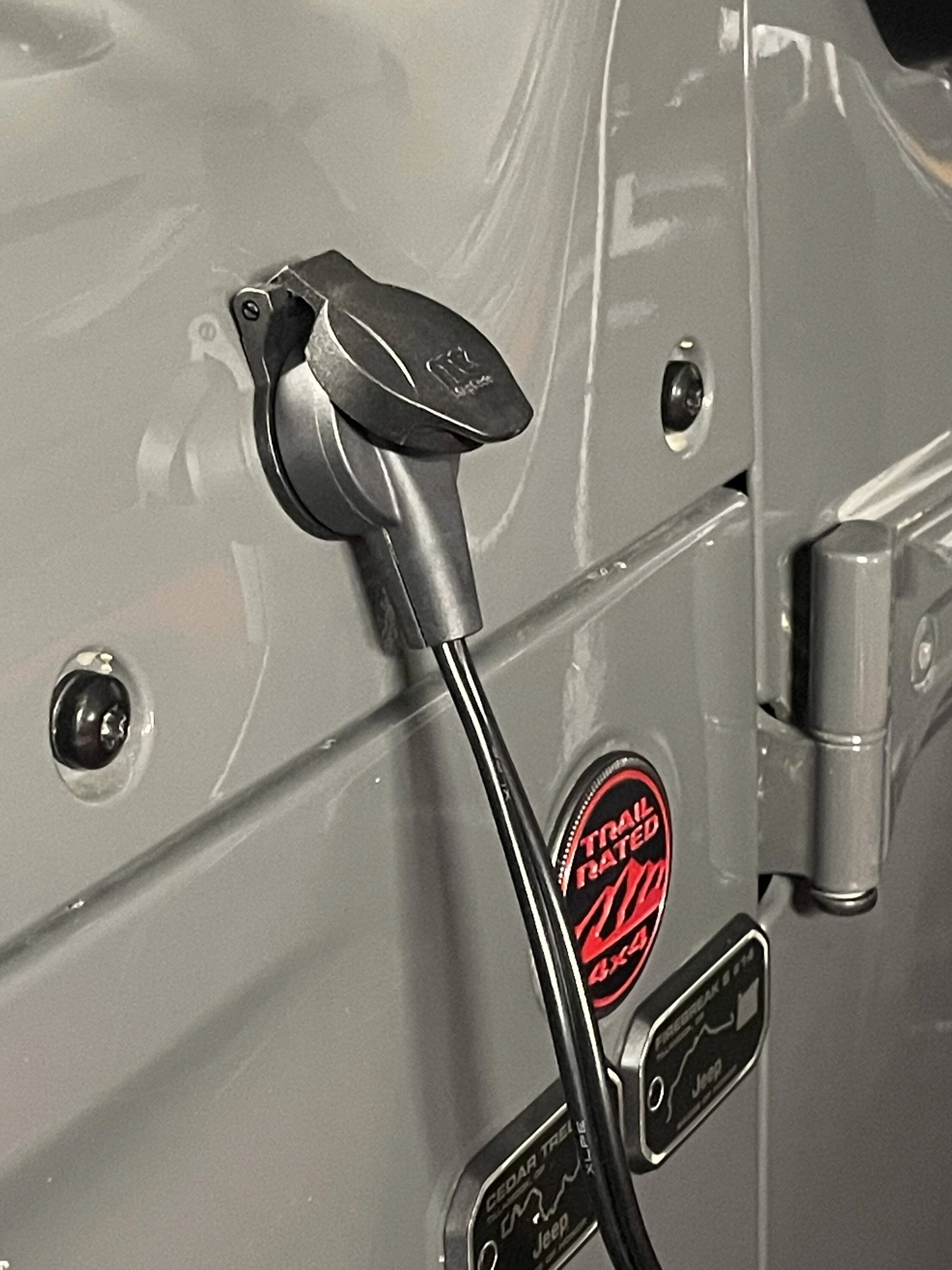 Jeep Gladiator Battery tender install with "magsafe" IMG_8972