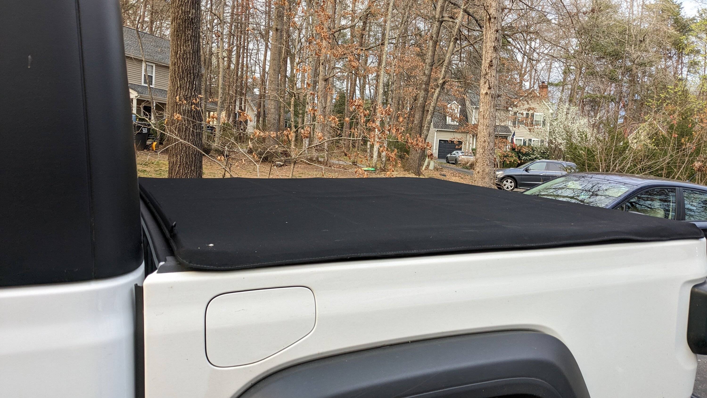 Jeep Gladiator Mopar OEM Roll Up Tonneau Cover  $125 PXL_20230328_231850801