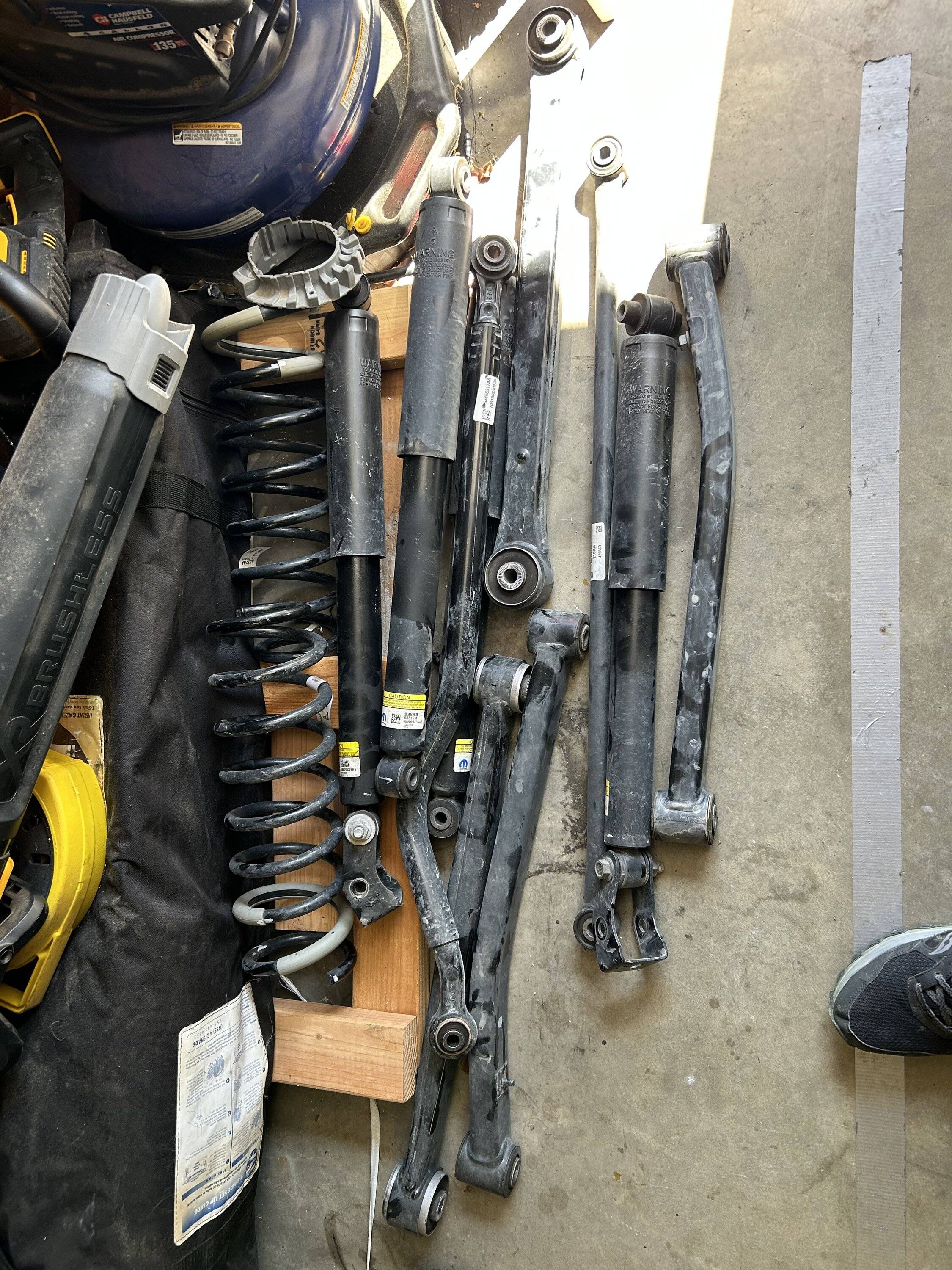 Jeep Gladiator SoCal Market Place DB17AC22-6815-4D36-8A26-02F38F2322BA