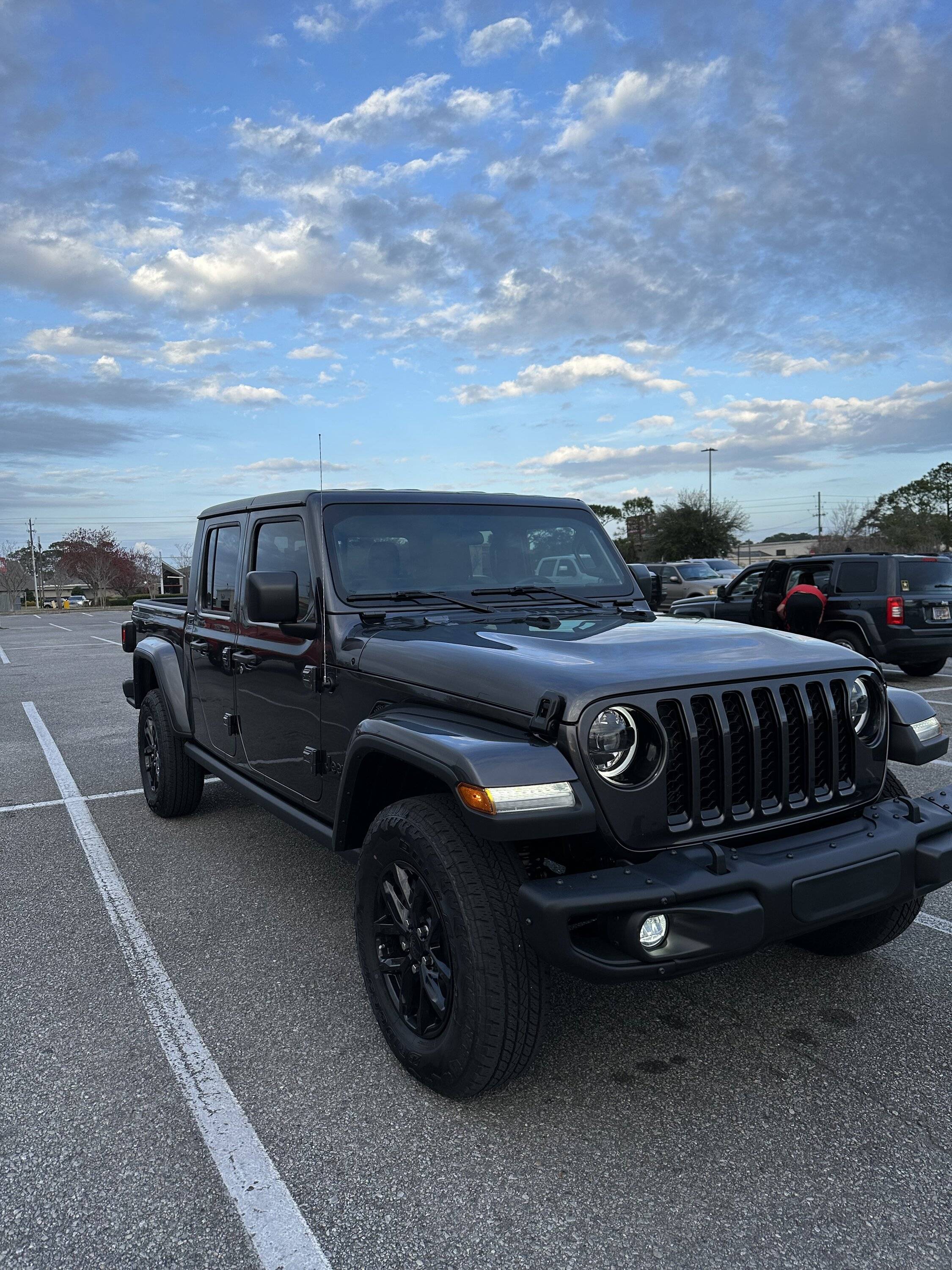 Jeep Gladiator 5 New OEM Takeoffs 2023 17”  Wheels + 33”  A/T Dueler Tires  $650 B493D1CF-52E1-412B-86B2-59238078E9E3