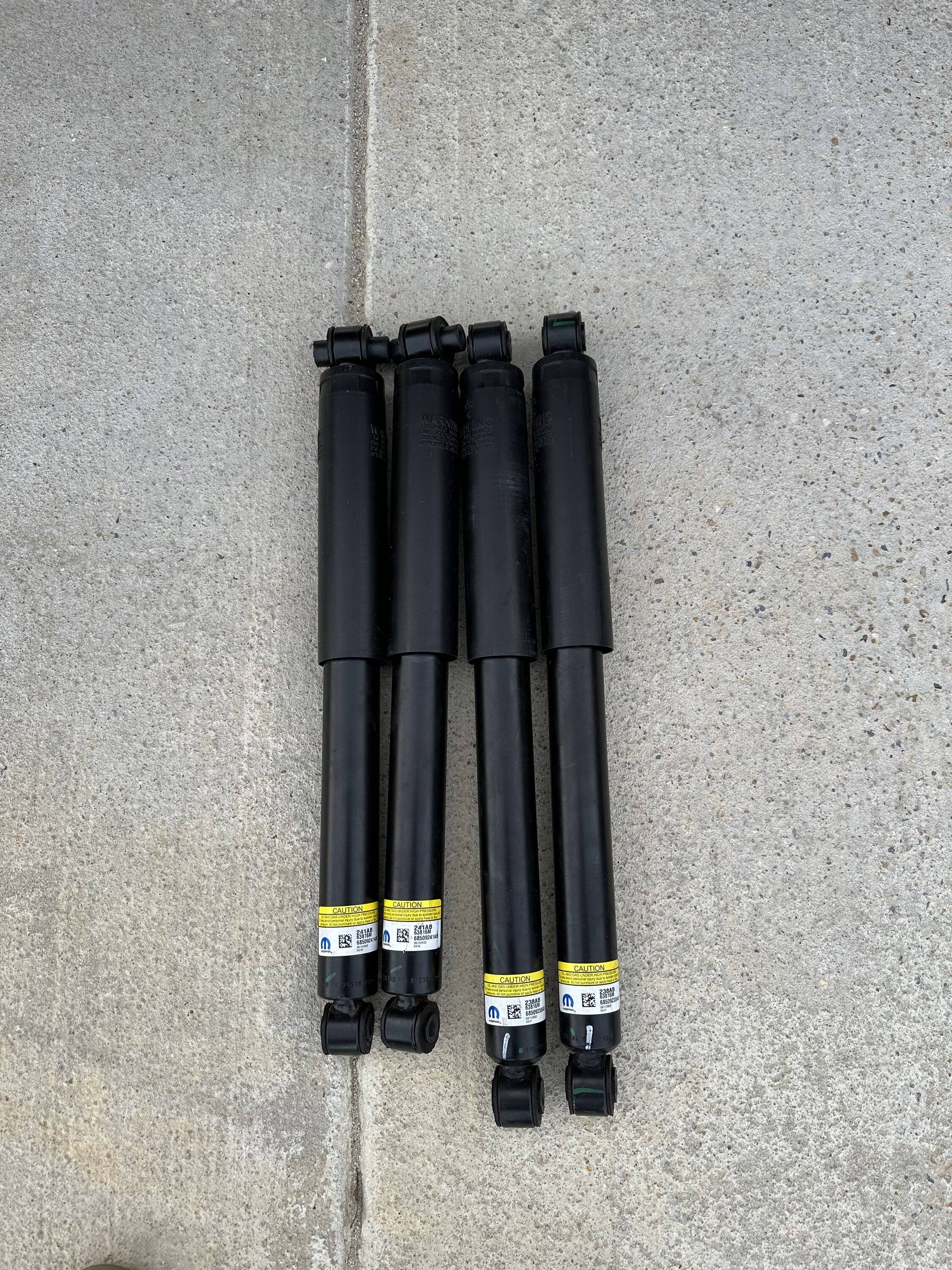 Jeep Gladiator 2023 JT Suspension Parts $500 0020D6A3-CE89-465D-953B-A0230FFE0540