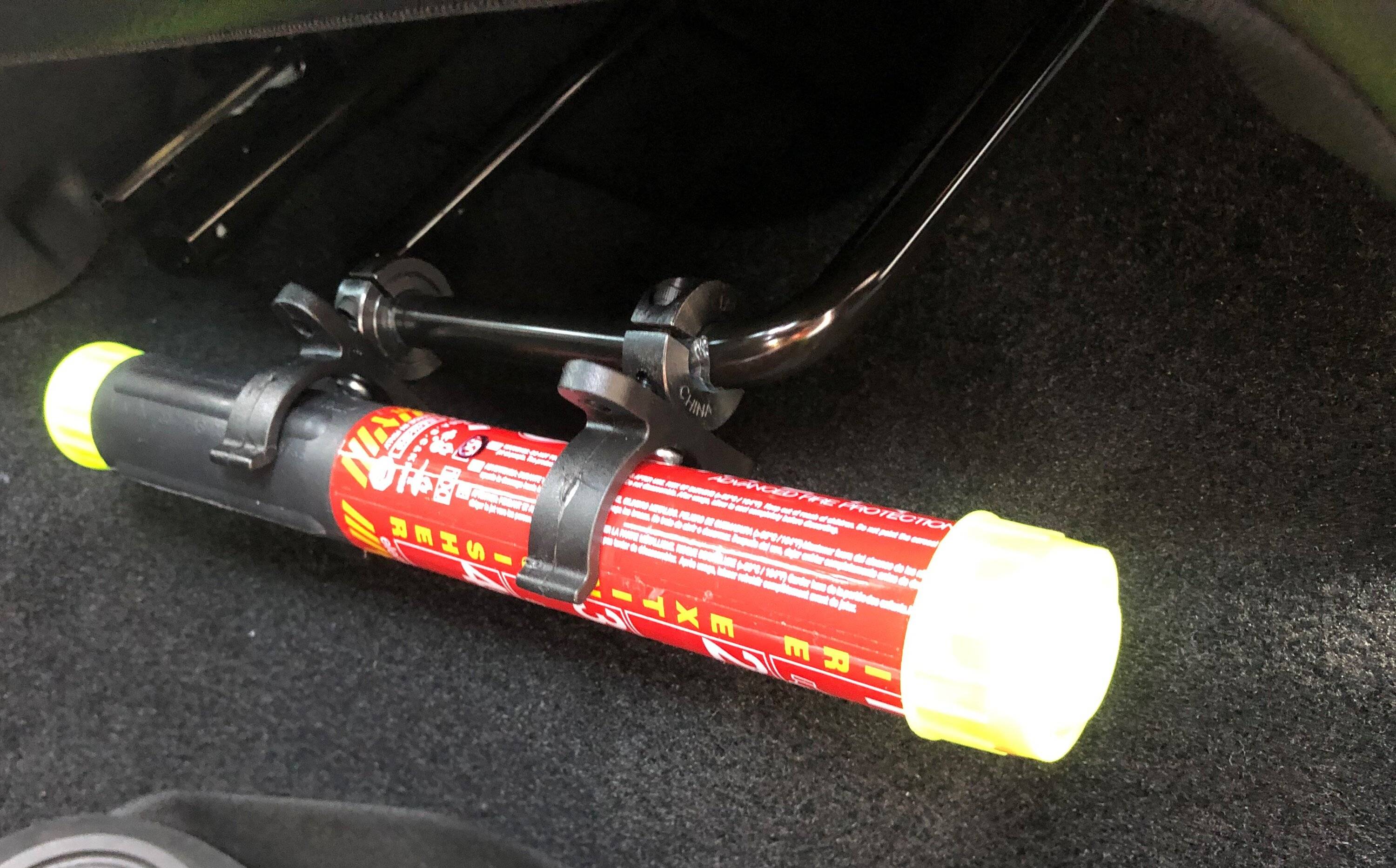 Jeep Gladiator Fire extinguisher mounting locations IMG_1113 cropped