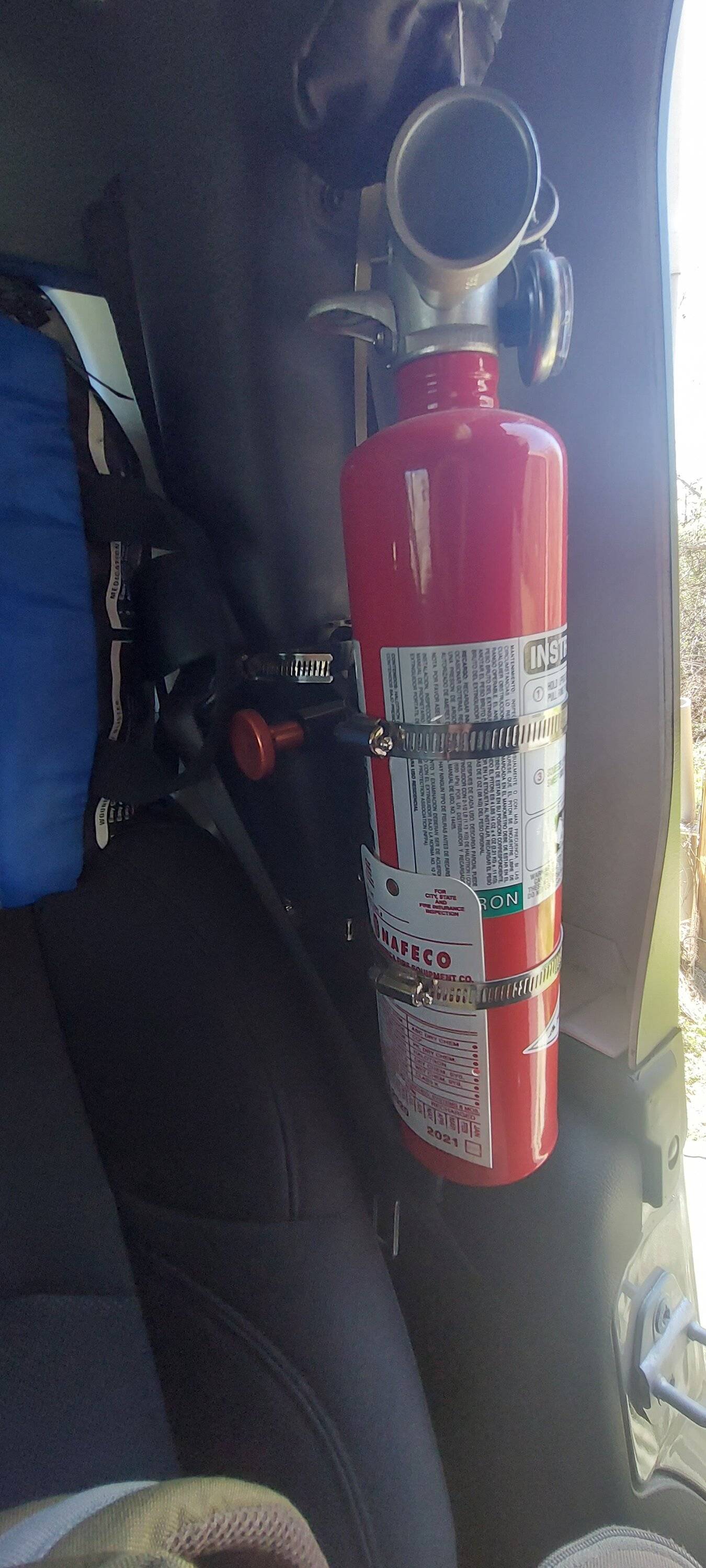 Jeep Gladiator Fire extinguisher mounting locations 16801175111927824928915130041765