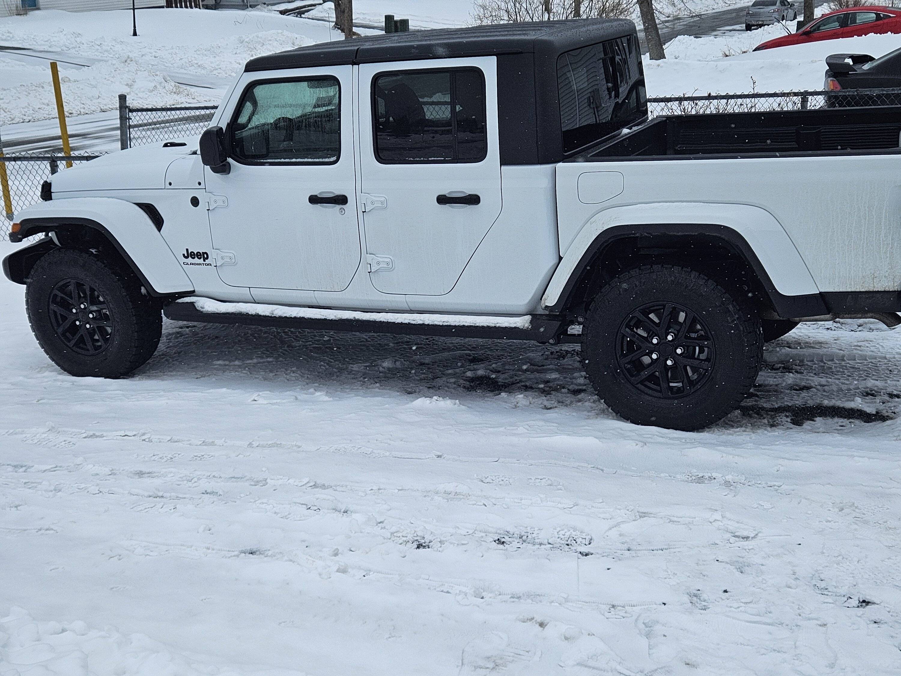 Jeep Gladiator 34 Inch Tires on Stock Sport S? 20230308_091342