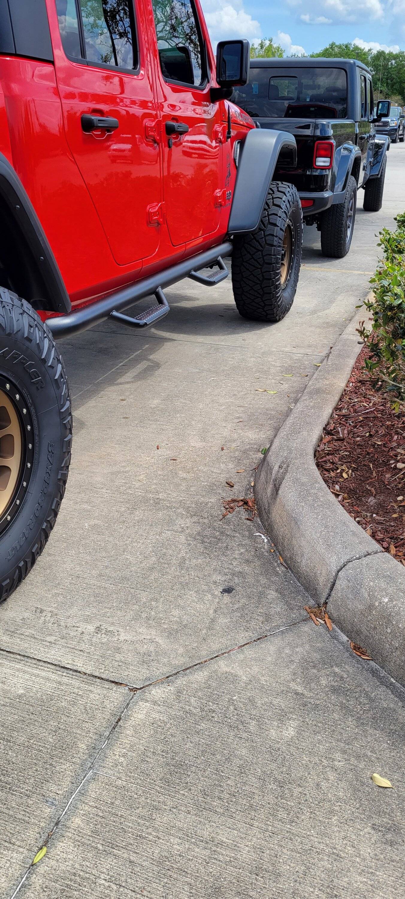 Jeep Gladiator Jeeps Parking Next To Jeeps 20230328_152258