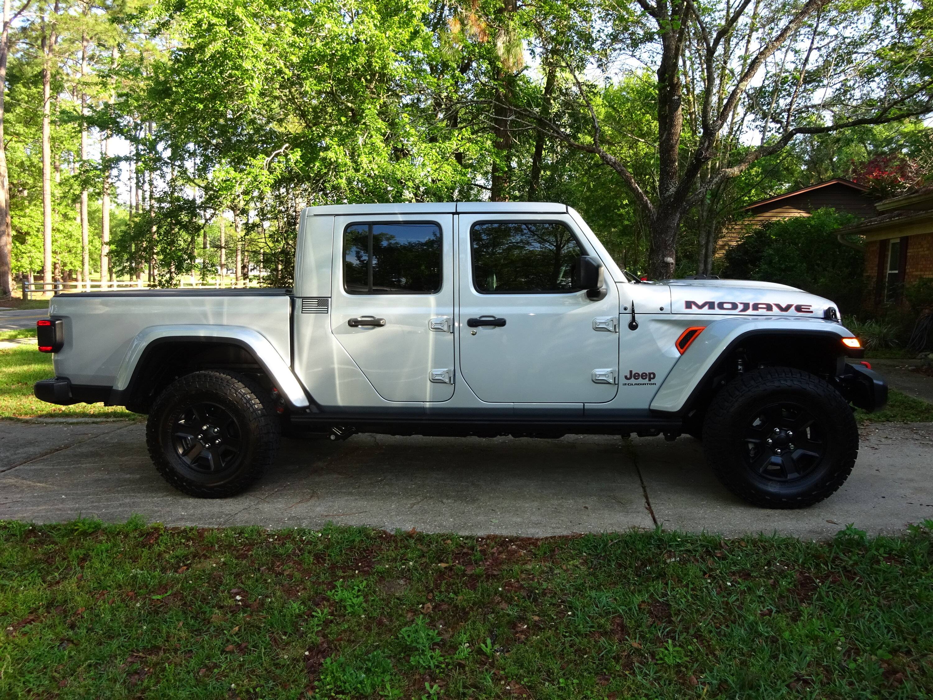 Jeep Gladiator Please, what is this? DSC02012.JPG