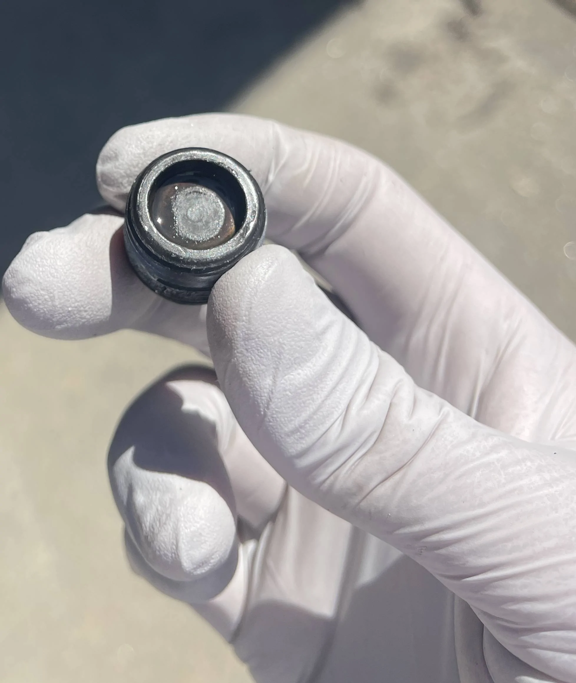 Jeep Gladiator Is this enough differential fluid, or should I top it up? With pics… CAE98B07-C015-4783-BD00-48E2F109835E
