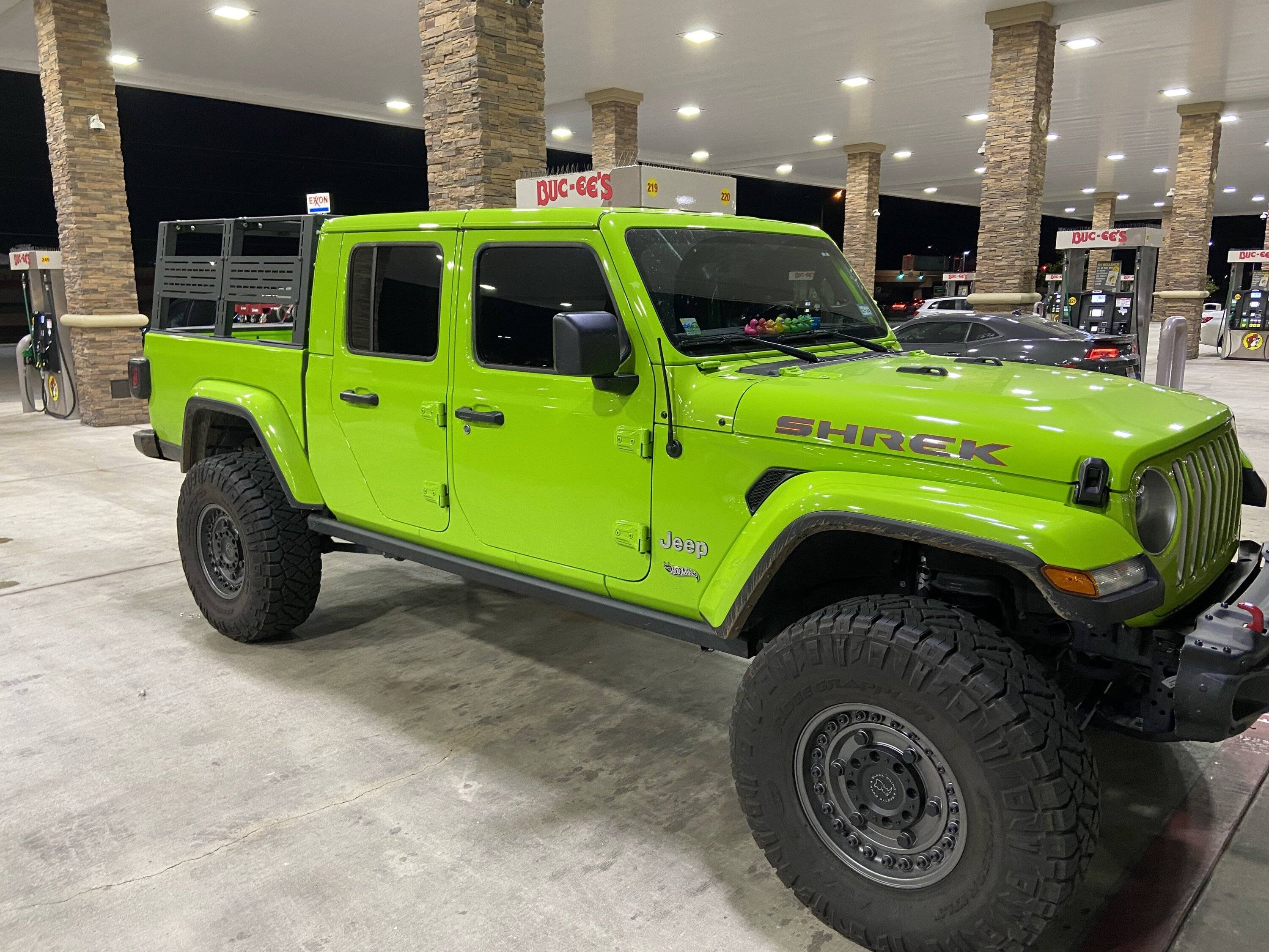 Jeep Gladiator Lets see all those Gladiators with lifts and bigger tires! 20230329_232135