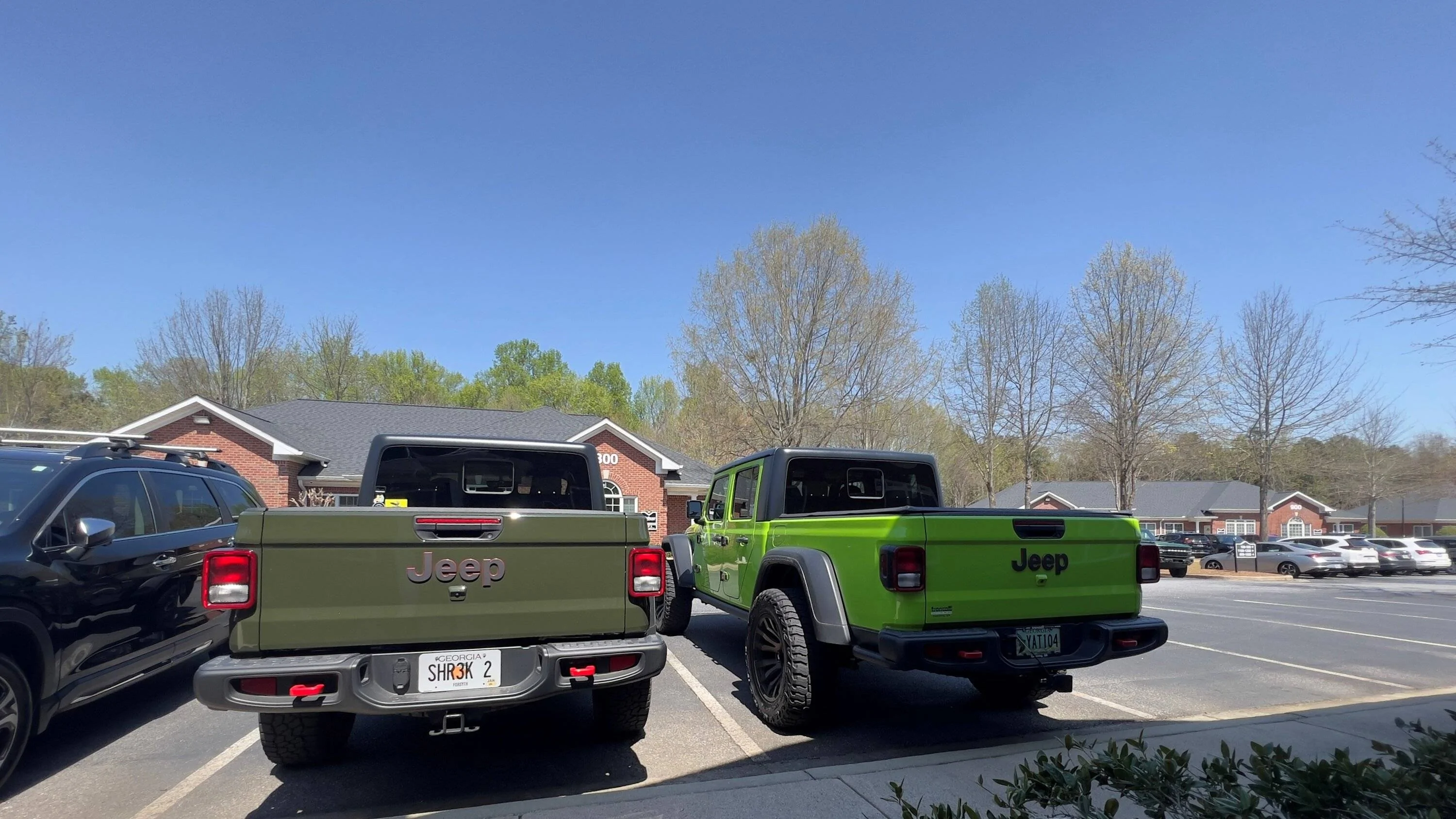 Jeep Gladiator Jeeps Parking Next To Jeeps jeep_10