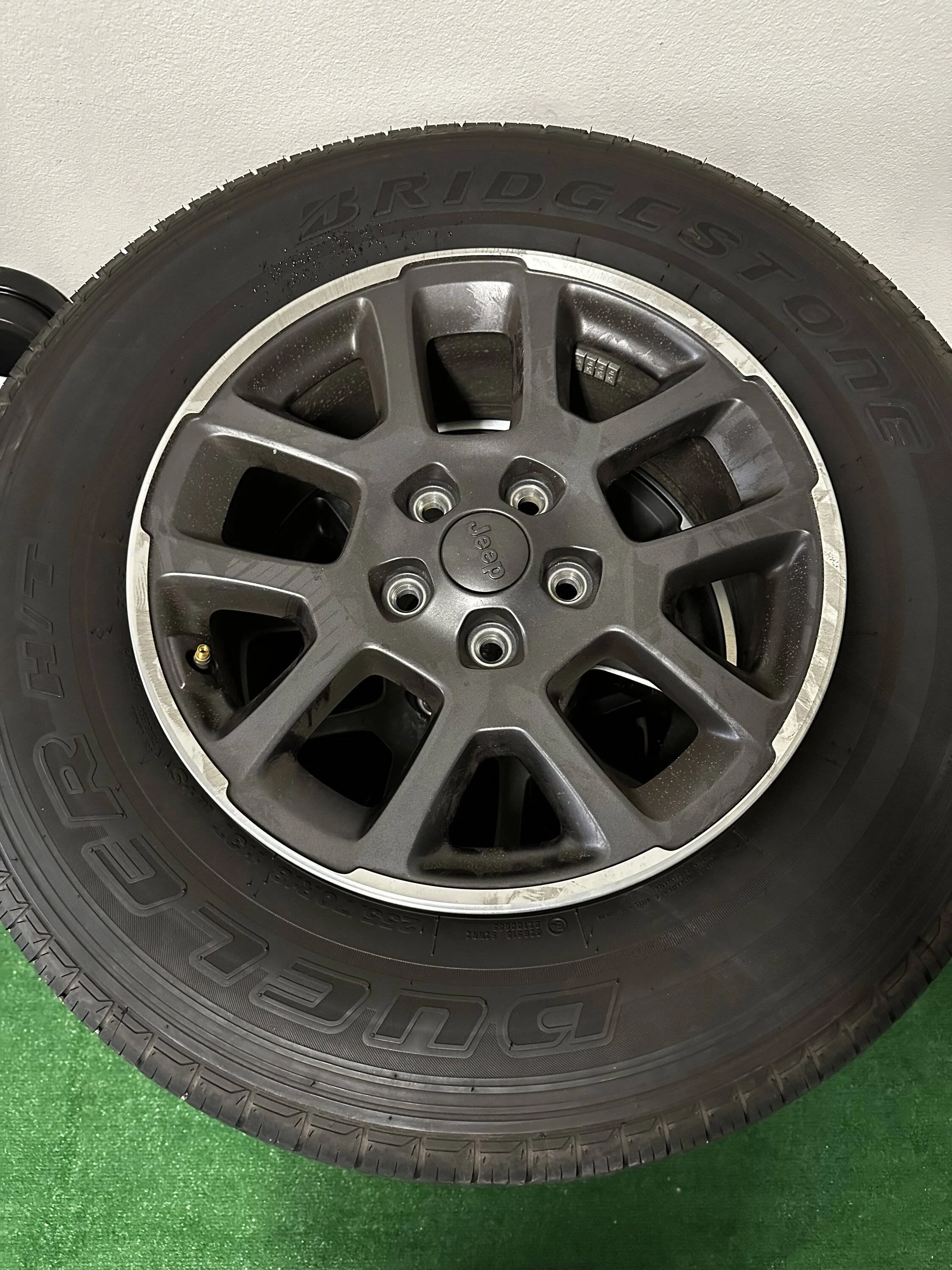 Jeep Gladiator Jeep Gladiator Overland Take-Off Wheels For Sale IMG-1973