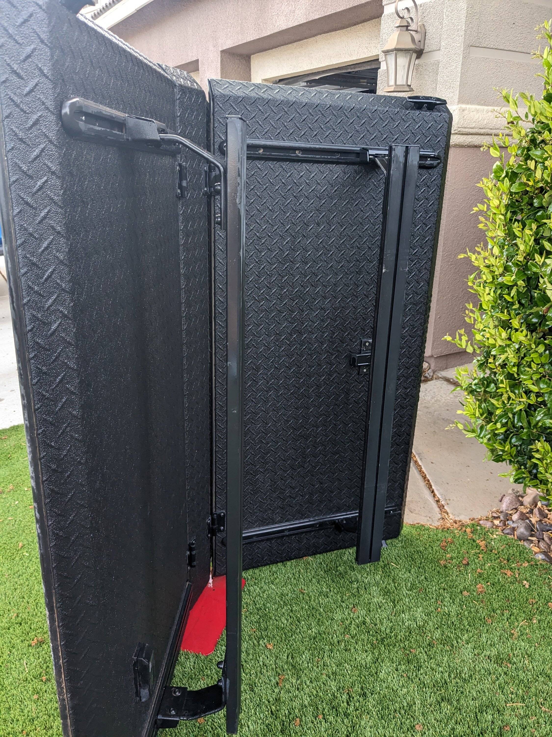 Jeep Gladiator Diamondback SE tonneau cover & frontrunner rack--- $1400 OBO PXL_20230331_012522134