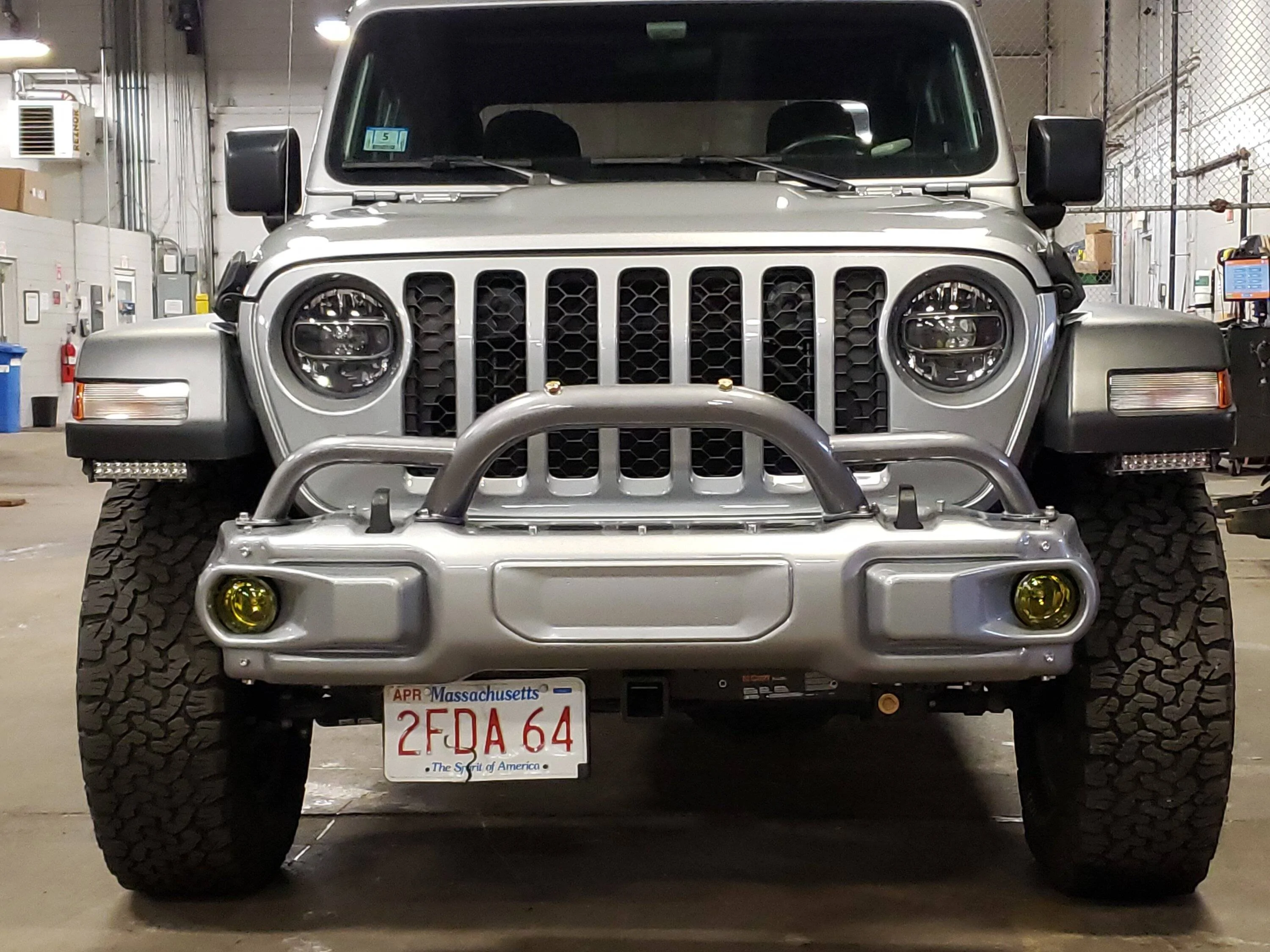 Jeep Gladiator Jeep Unveils 7 Easter Jeep Safari 2023 Concept Vehicles, including Gladiator Rubicon Sideburn Concept and Scrambler 392 [Updated w/ Videos] max3a