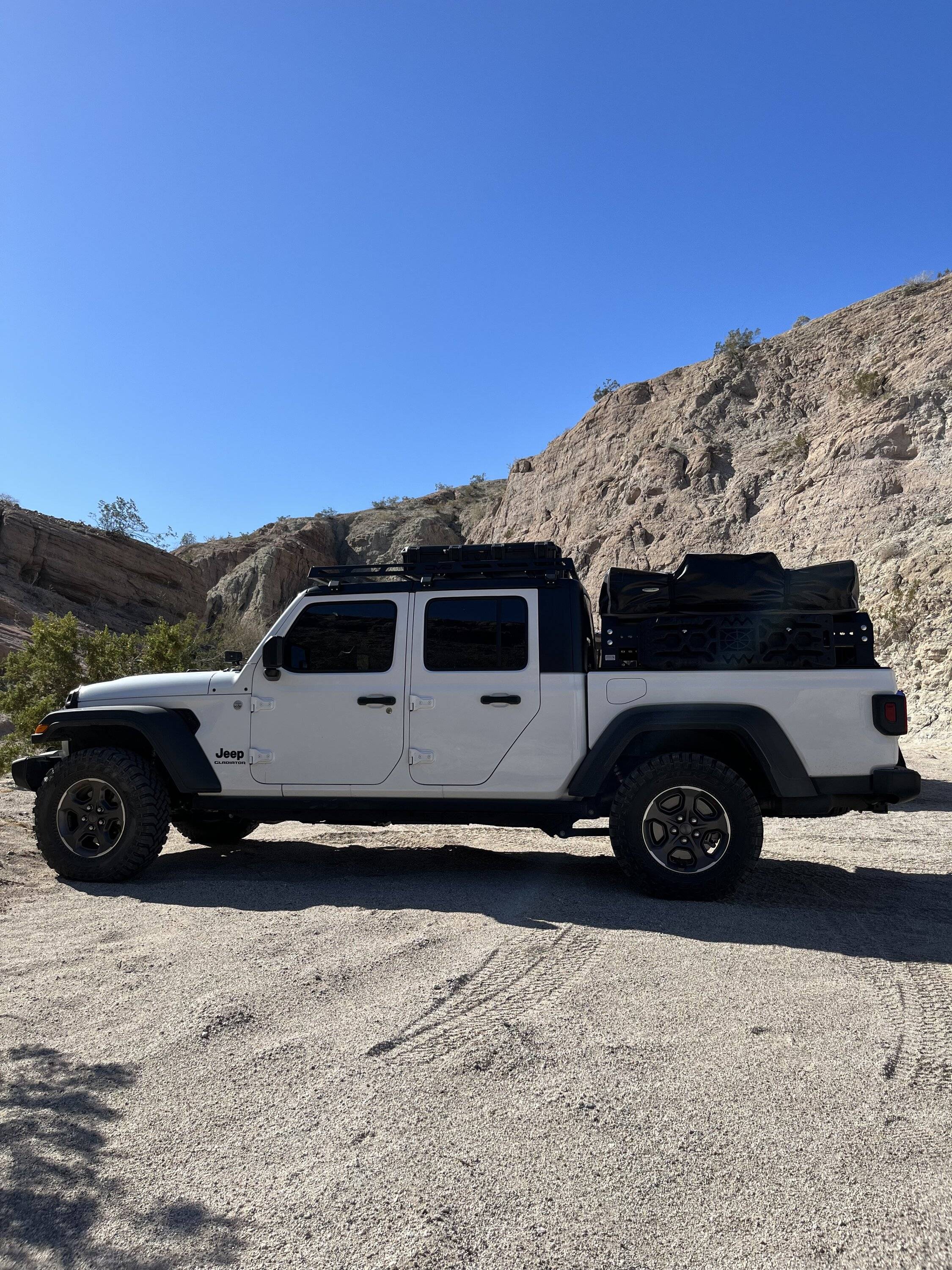 Jeep Gladiator DV8 roof rack $425 OBO B3123485-6556-407A-9934-EEC61C42985F