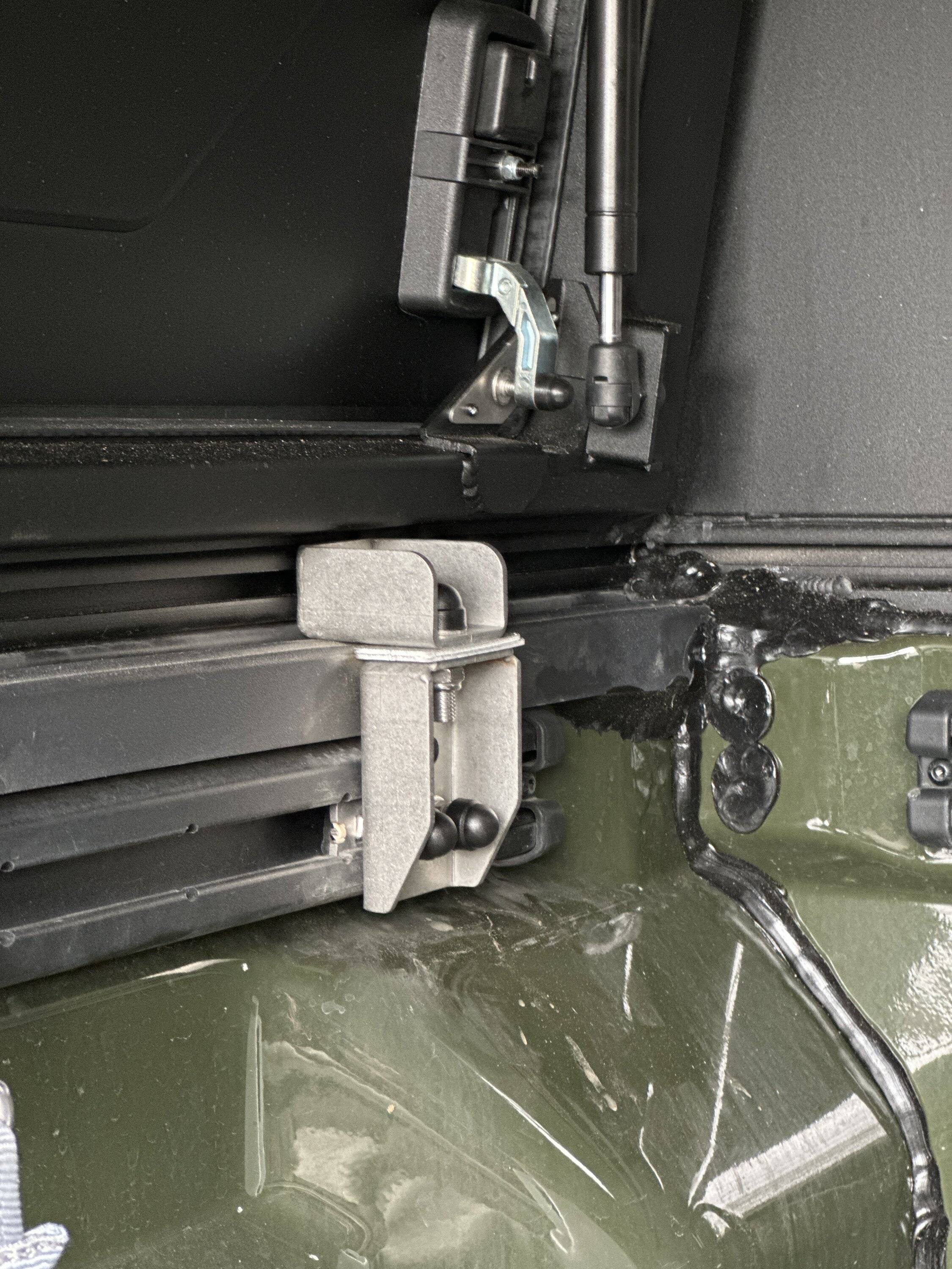 Jeep Gladiator Alu-Cab Contour Canopy Roll Call - not Camper image