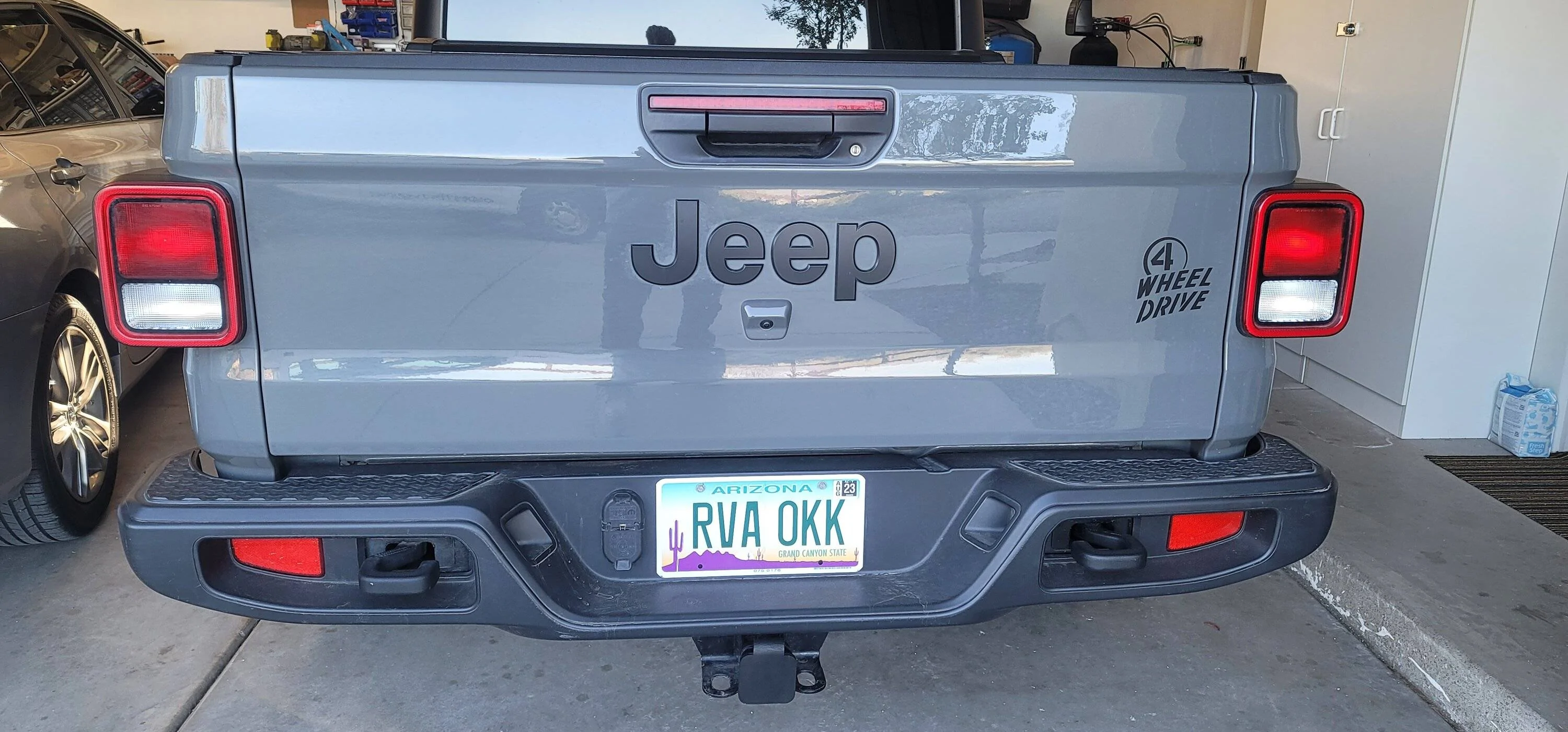 Jeep Gladiator Looking at the Gladiator from behind.... 20230328_170803
