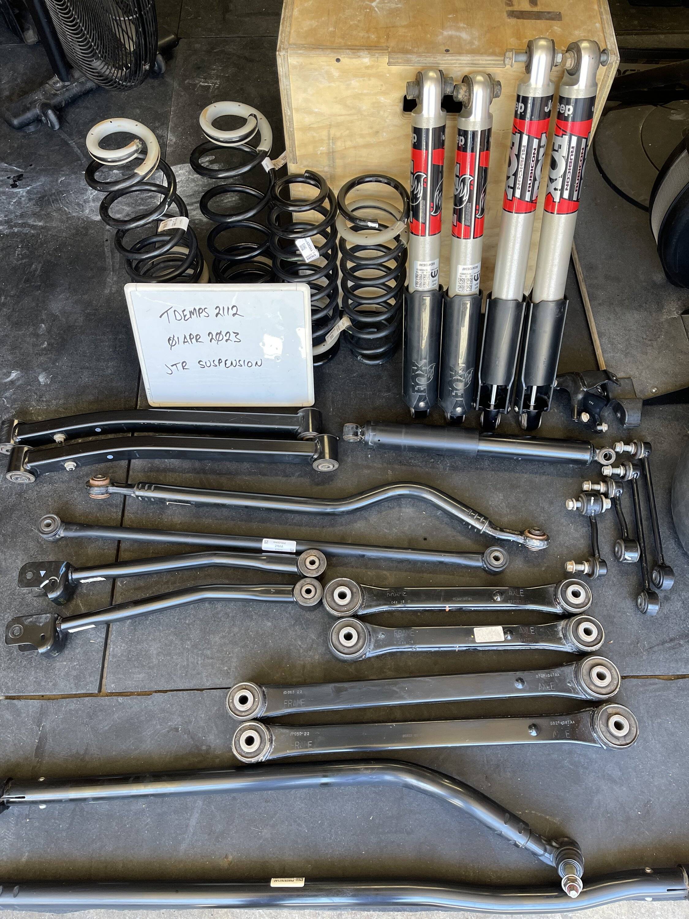 Jeep Gladiator $750 / OBO - 2022 JTR Take Off Suspension, and Steering Kit 1548DA18-677D-43C8-90F5-9C8C12F7E9FC